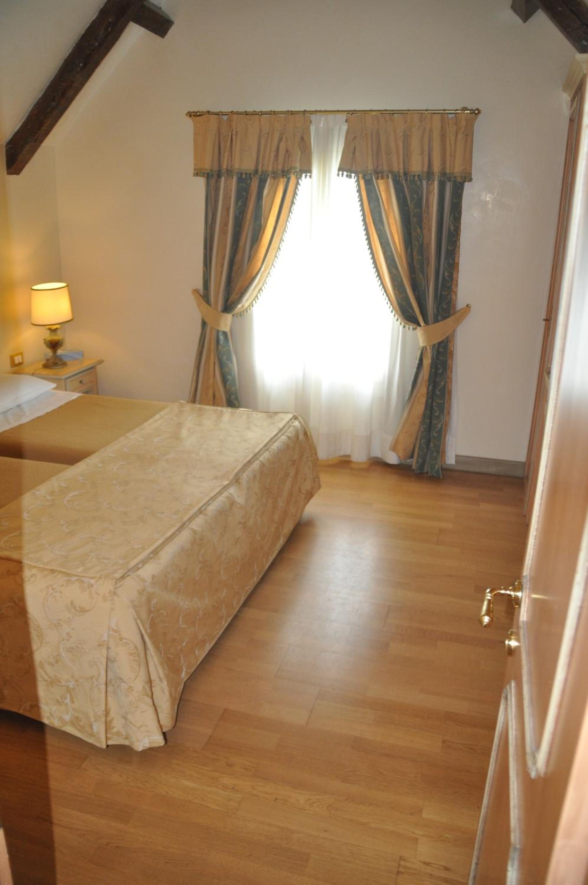 Suite with Lagoon View - Photo 8