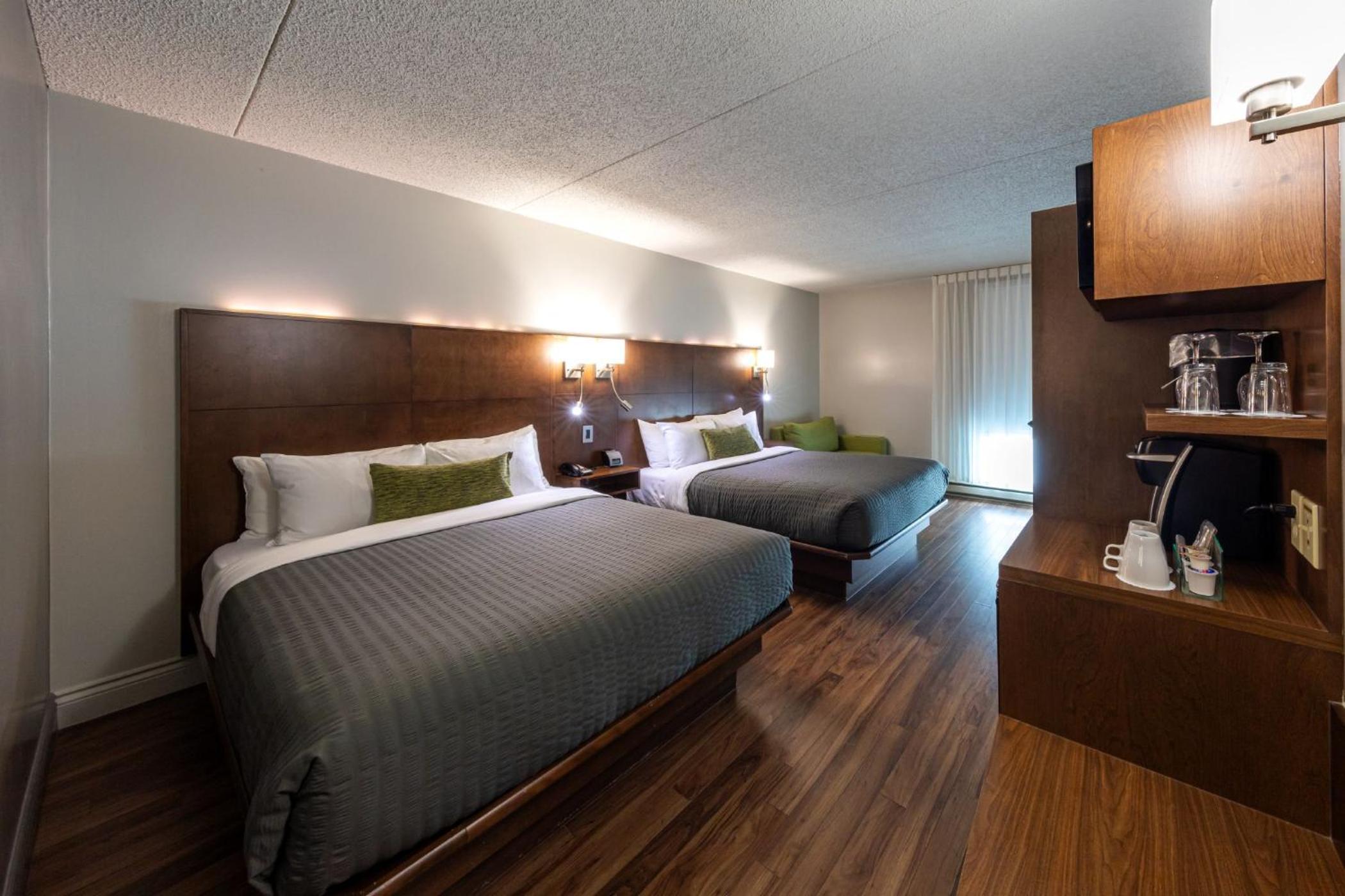 Deluxe Queen Room with Two Queen Beds (3 Adults)