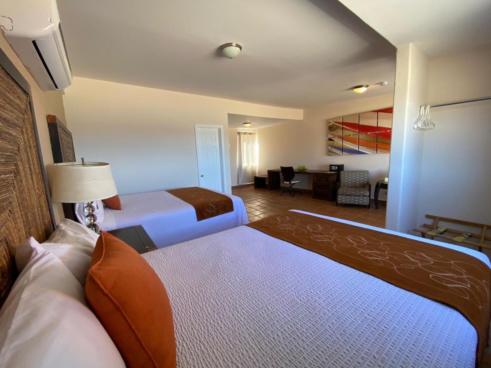 Deluxe Twin Room with Sea View - Photo 8