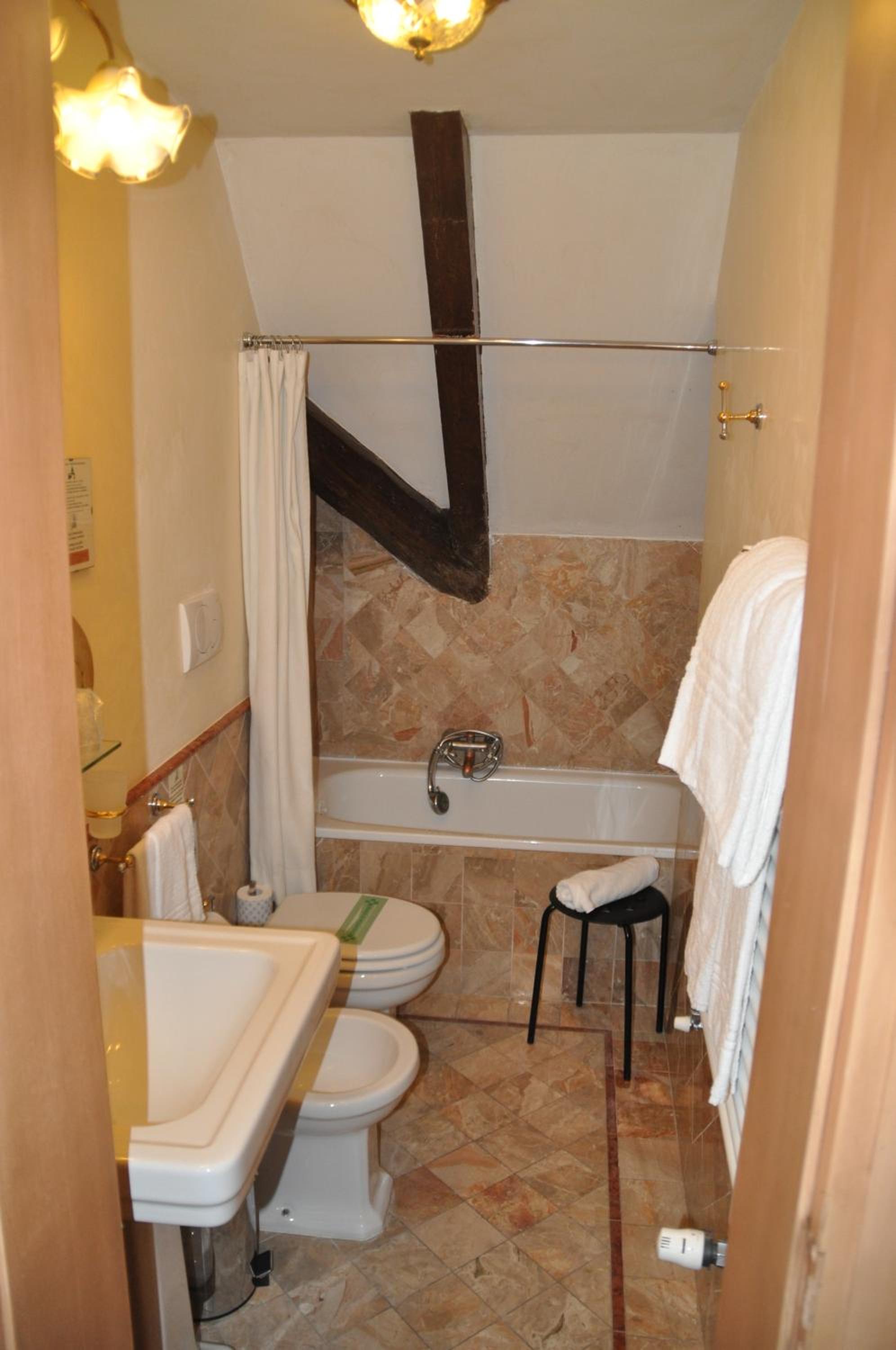 Suite with Lagoon View - Photo 11