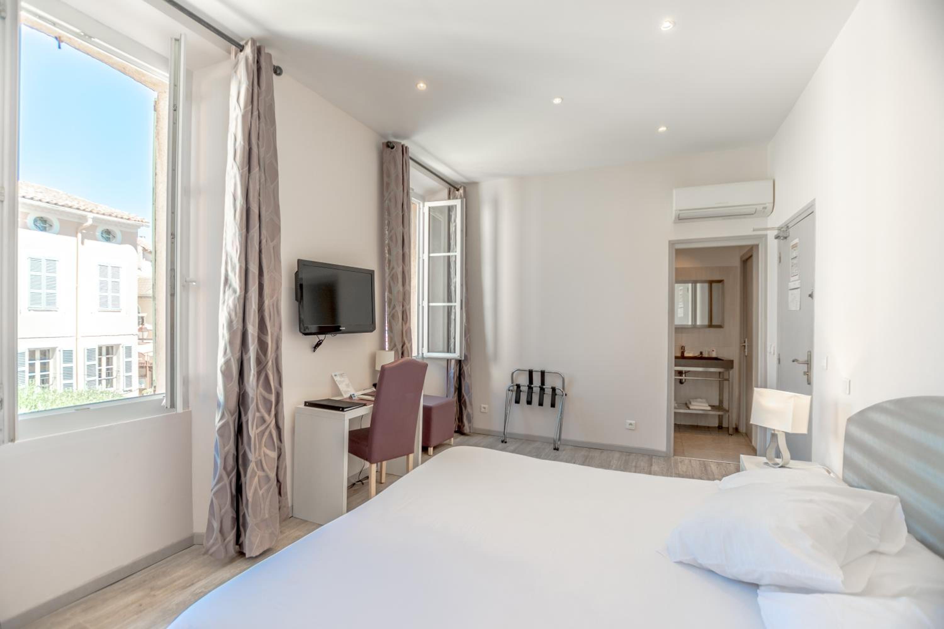 Comfort Double or Twin Room photo 1