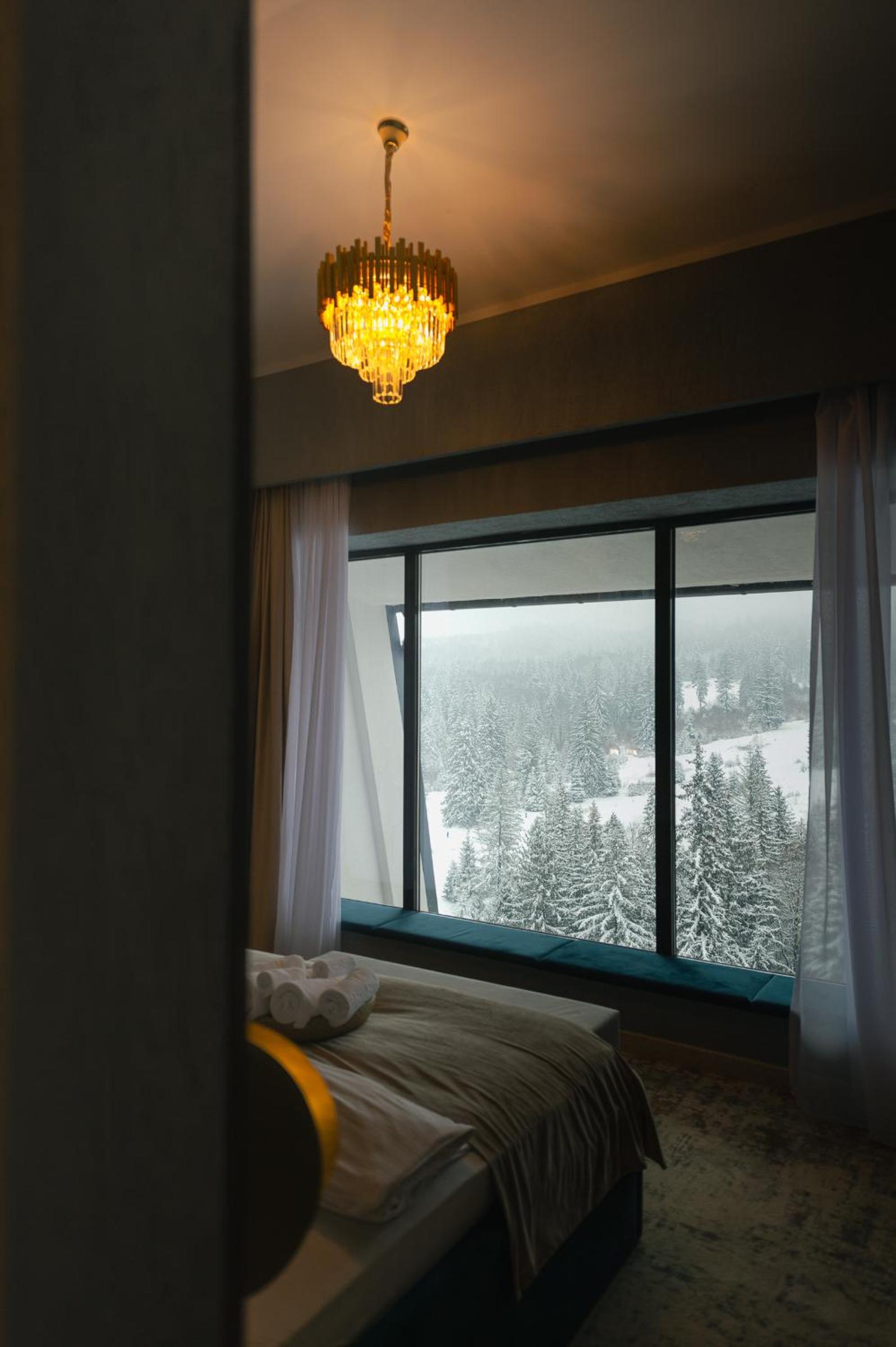 Penthouse Apartment with Mountain View, Hot tube & Fireplace - Photo 2