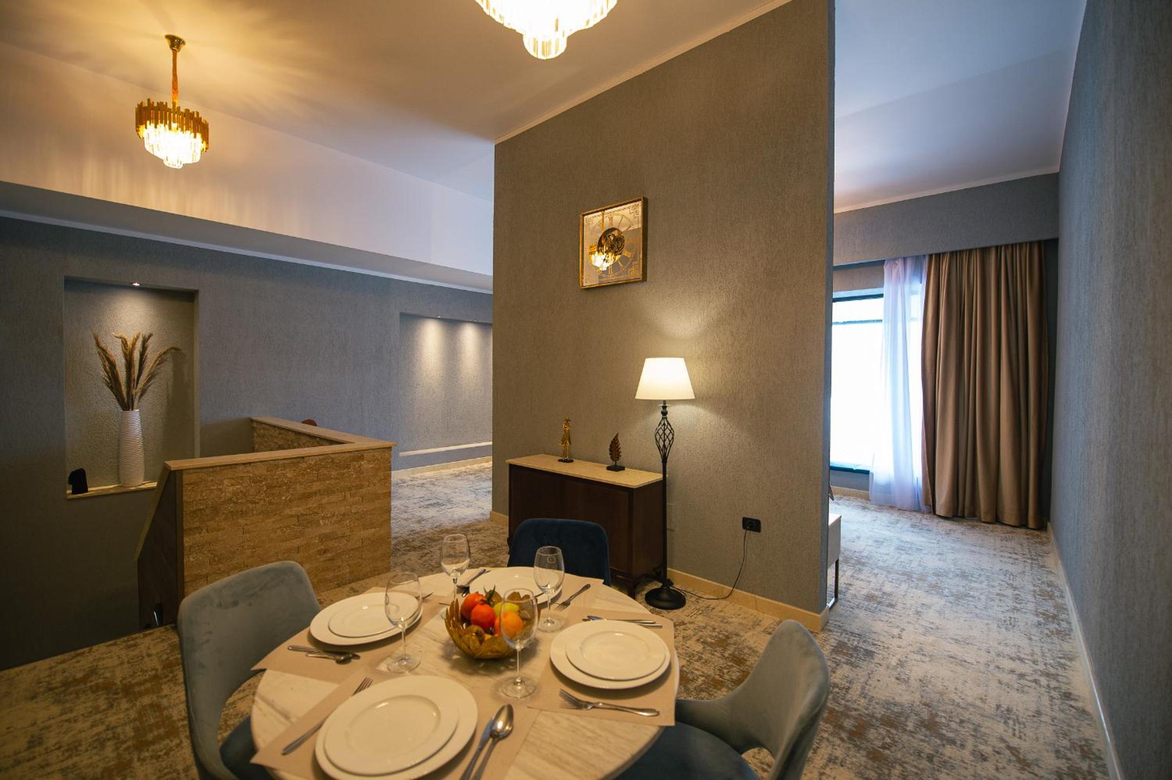 Penthouse Apartment with Mountain View, Hot tube & Fireplace - Photo 4