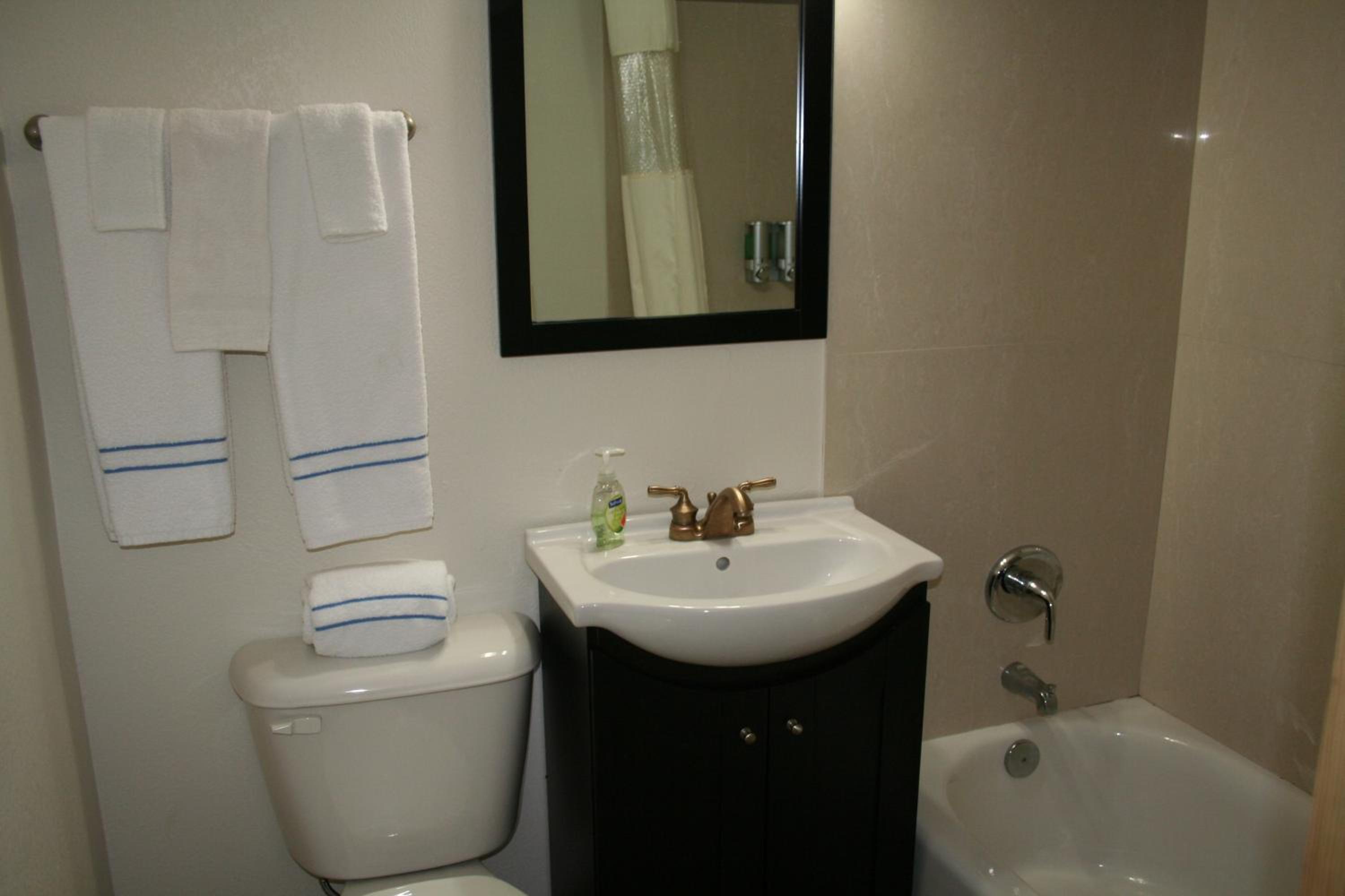 Standard Double Room - No View - Photo 5