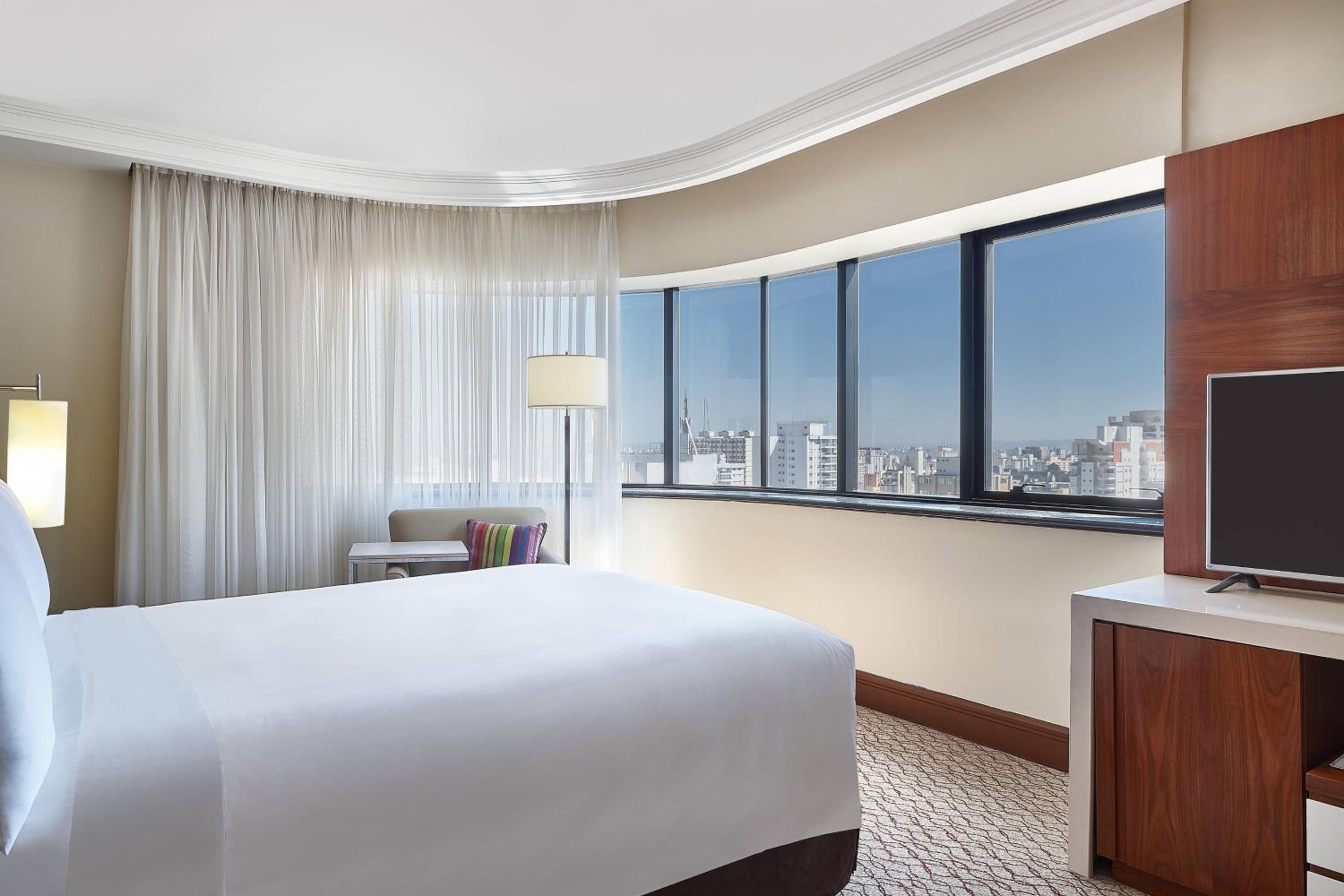 Guest room, 1 Queen, City view
