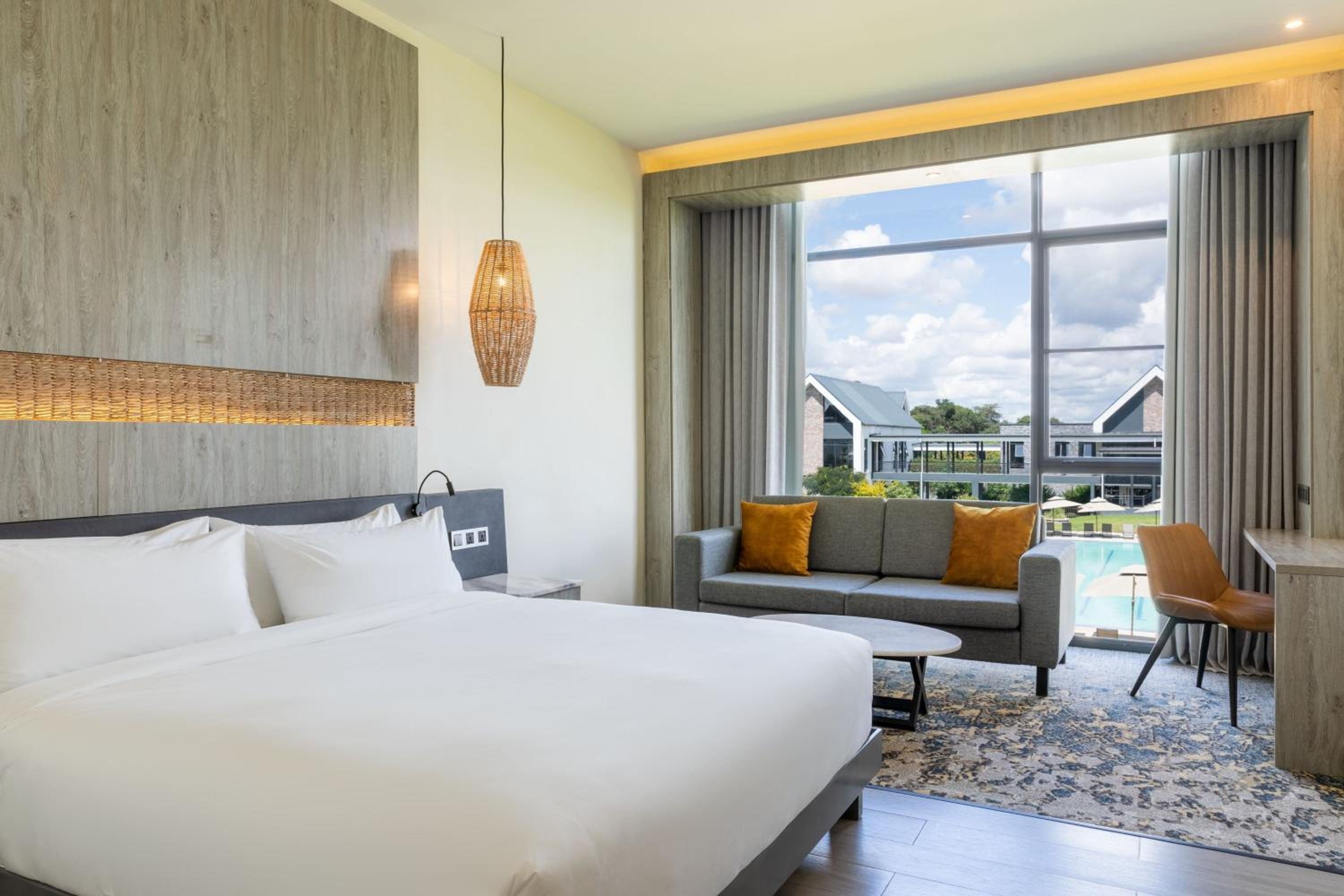 Deluxe King Room - Photo 1