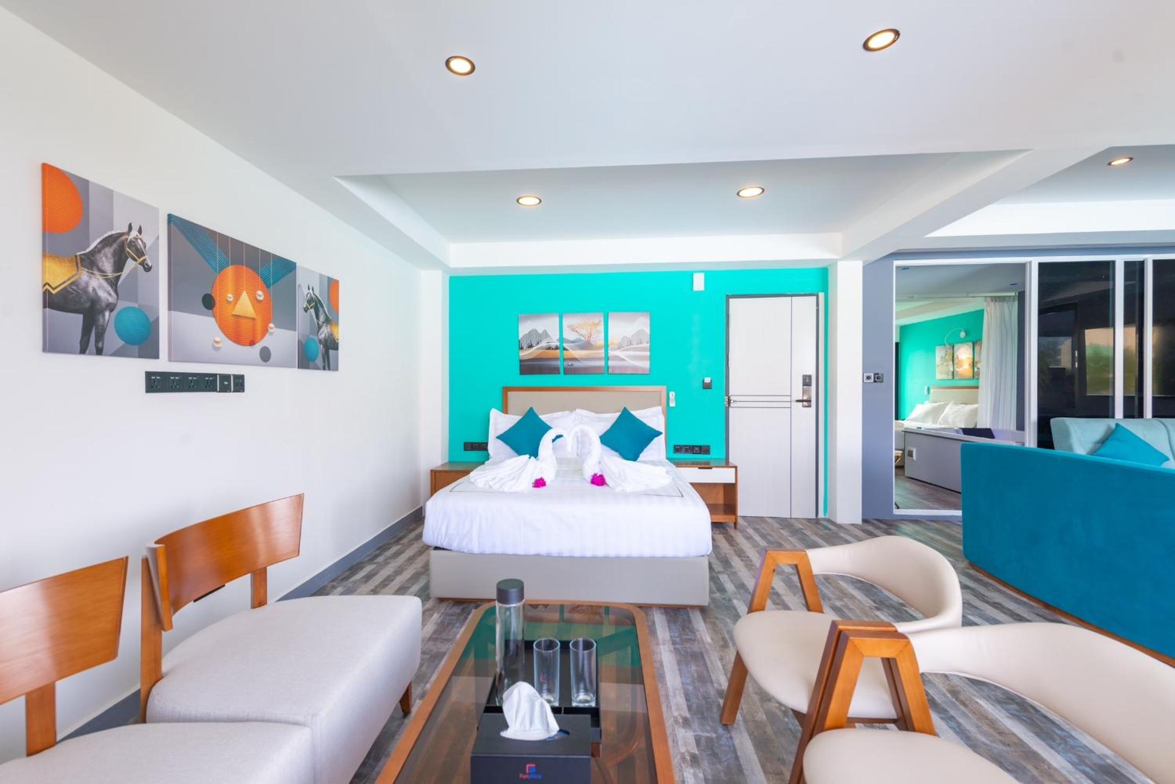 Family Room with Sea View photo 3