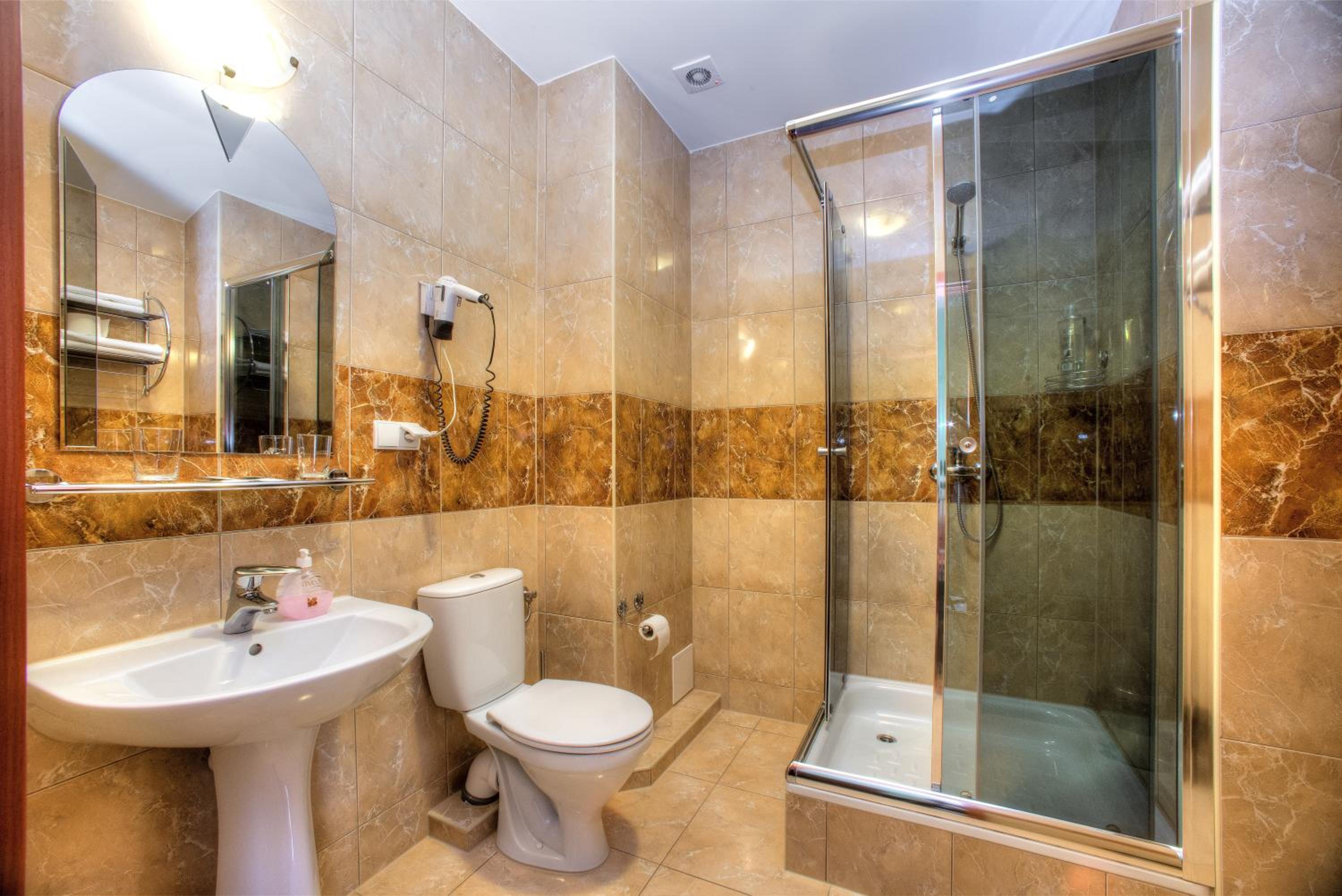 Double or Twin Room - Photo 3
