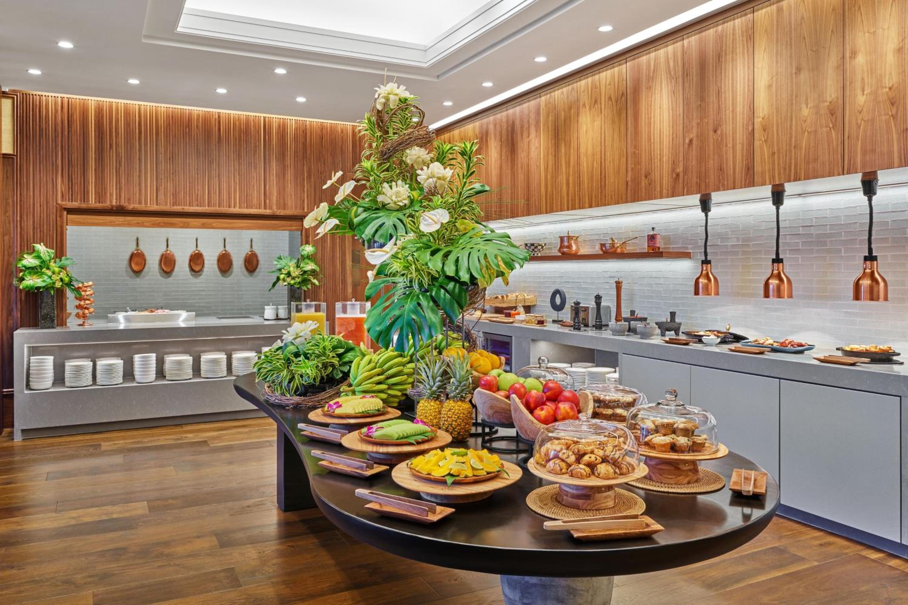 Ritz-carlton Suite, Club Lounge Access, 1 King, Oceanfront