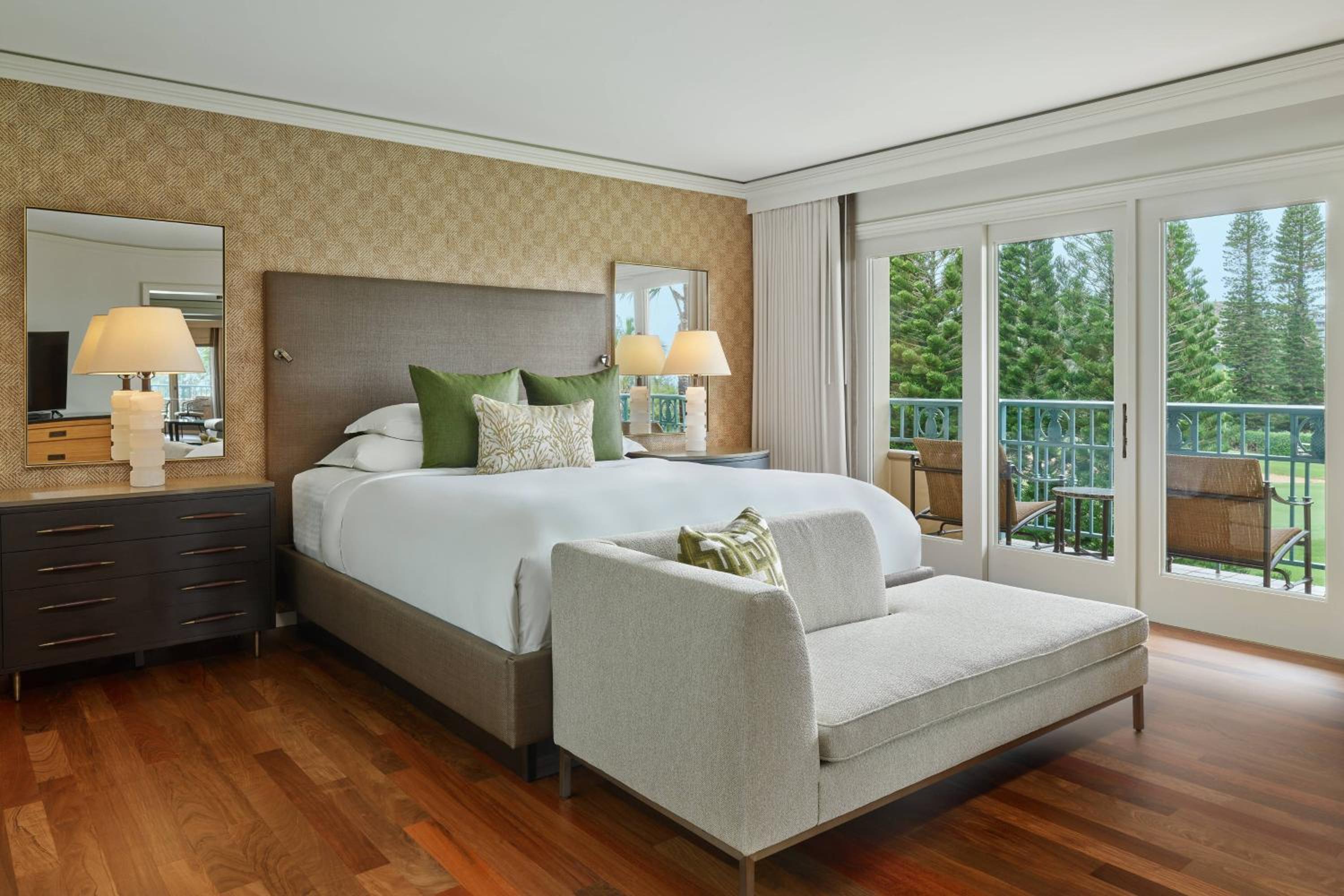 One-Bedroom King Suite with Gardenview - Photo 5