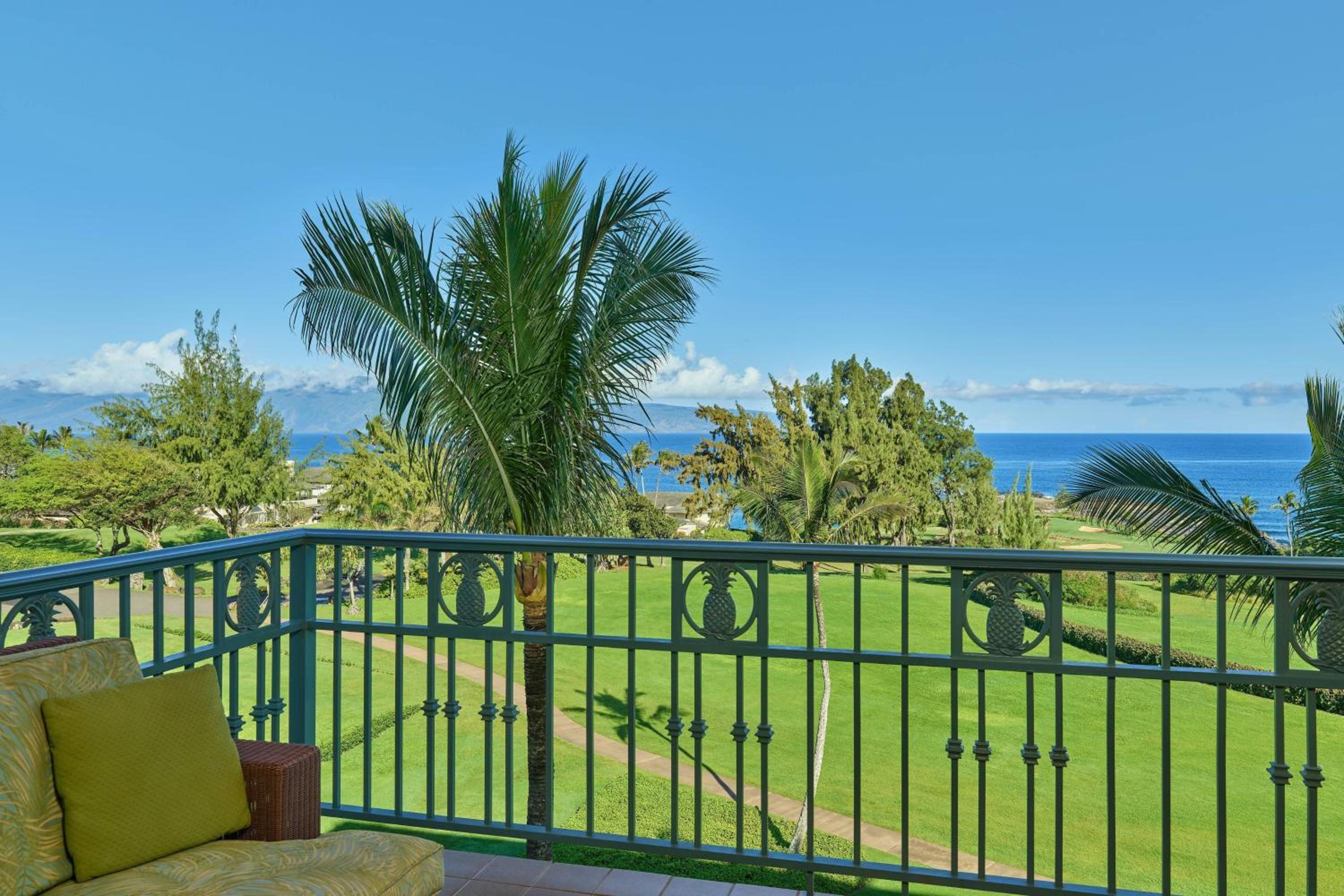 One-Bedroom Ocean Front King Suite - Photo 3