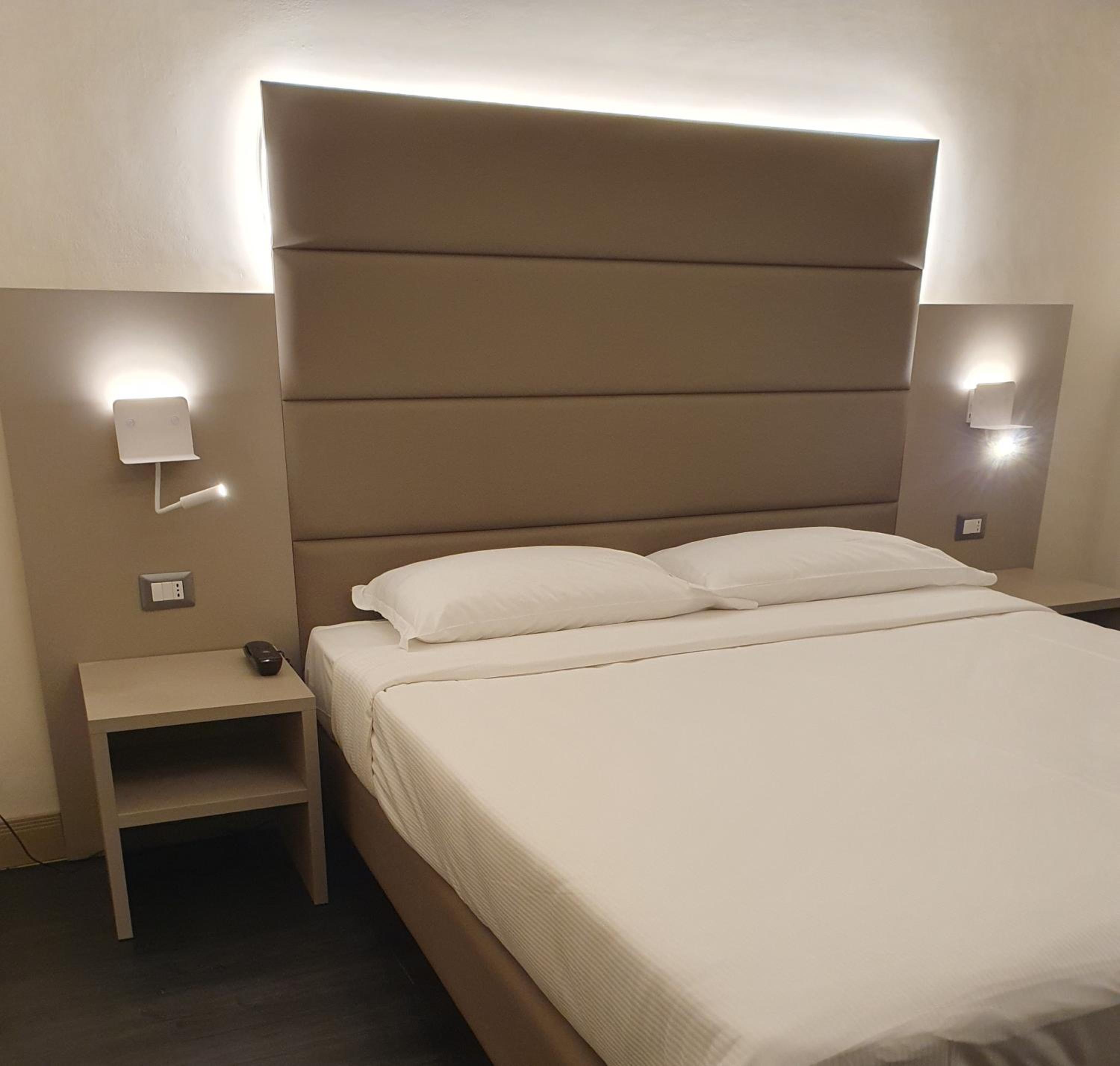 Premium Double or Twin Room photo 3