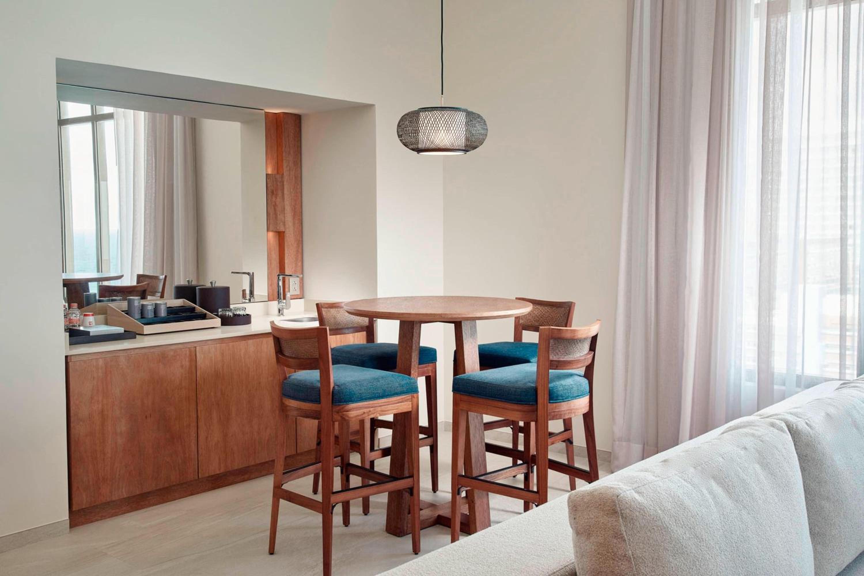 Premium Room, 2 Double Beds, Ocean View (Balcony) thumbnail 6