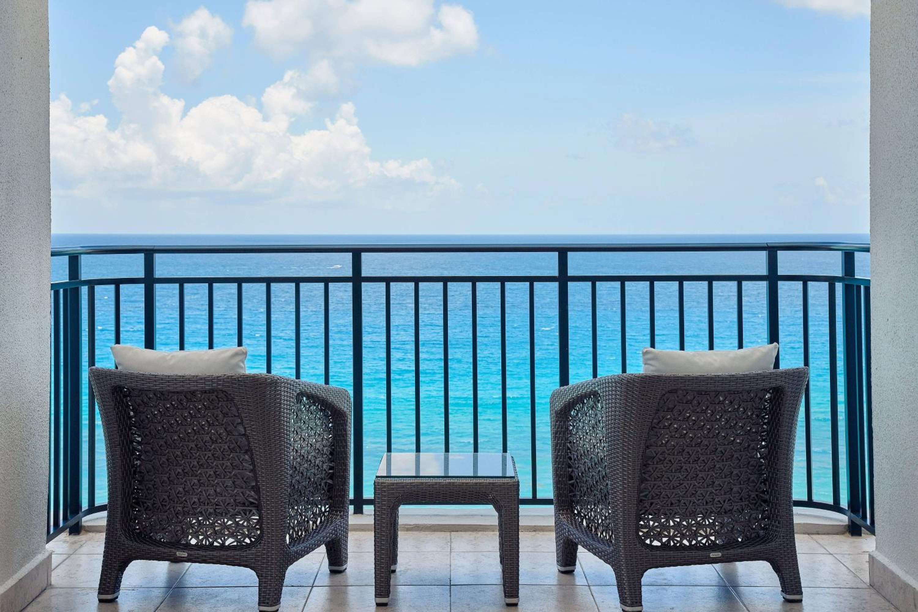 JW Luxury Suite, Junior Suite, 1 King, Sofa bed, Balcony - Photo 4