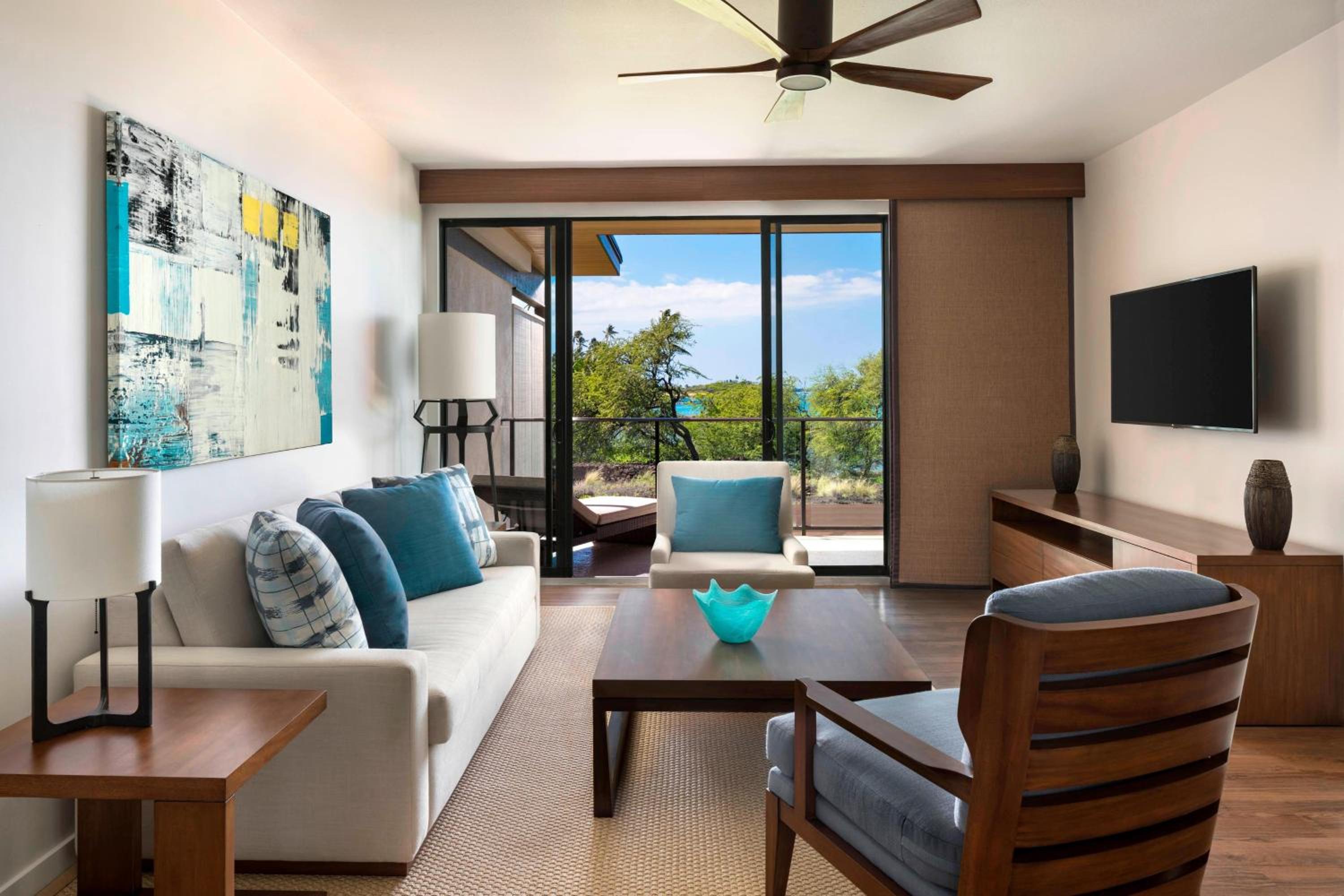 Na Hale Oceanfront One Bedroom Suite with Balcony