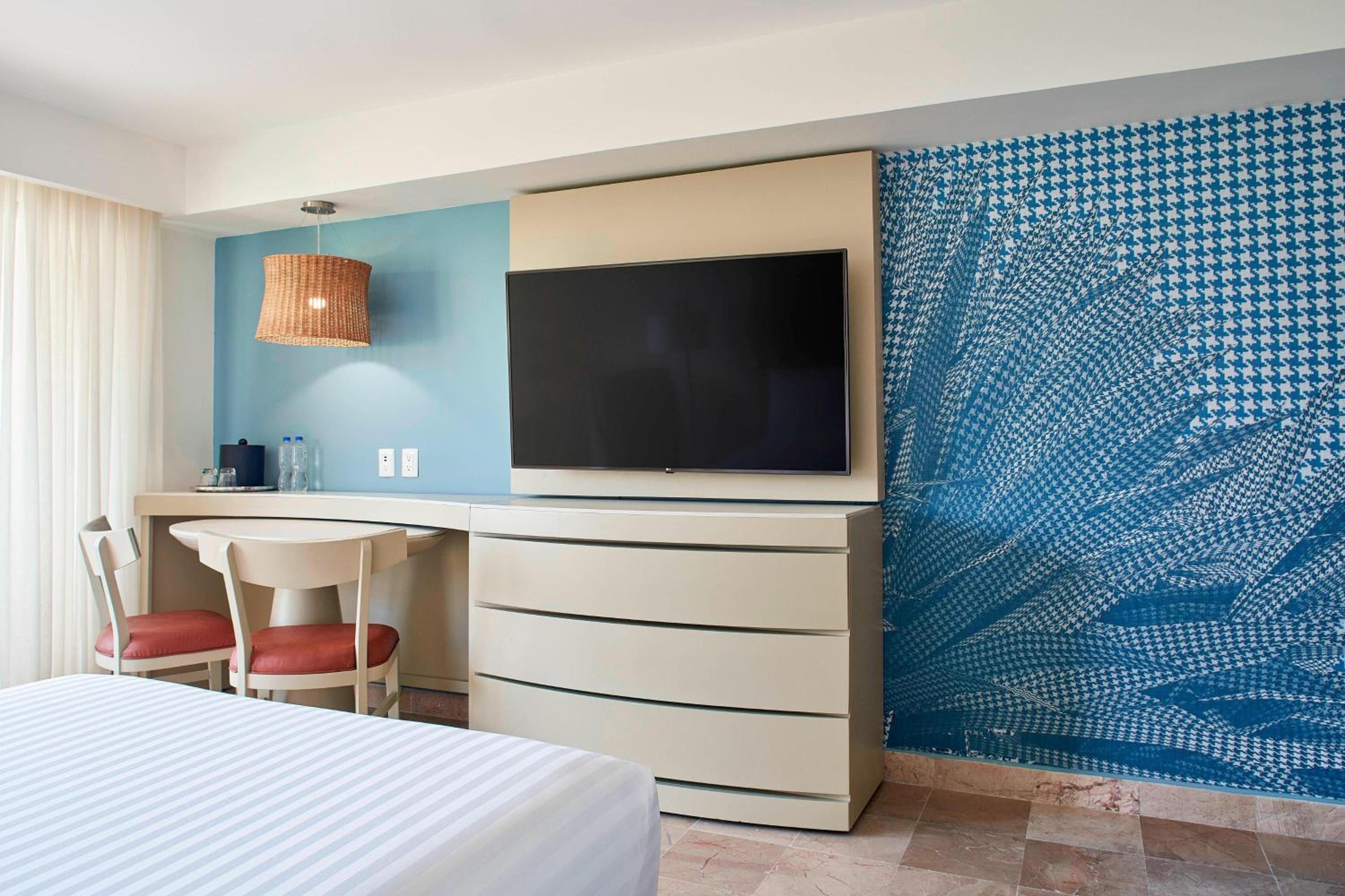 Deluxe Panoramic Ocean View, Guest room, 2 Double - Photo 8