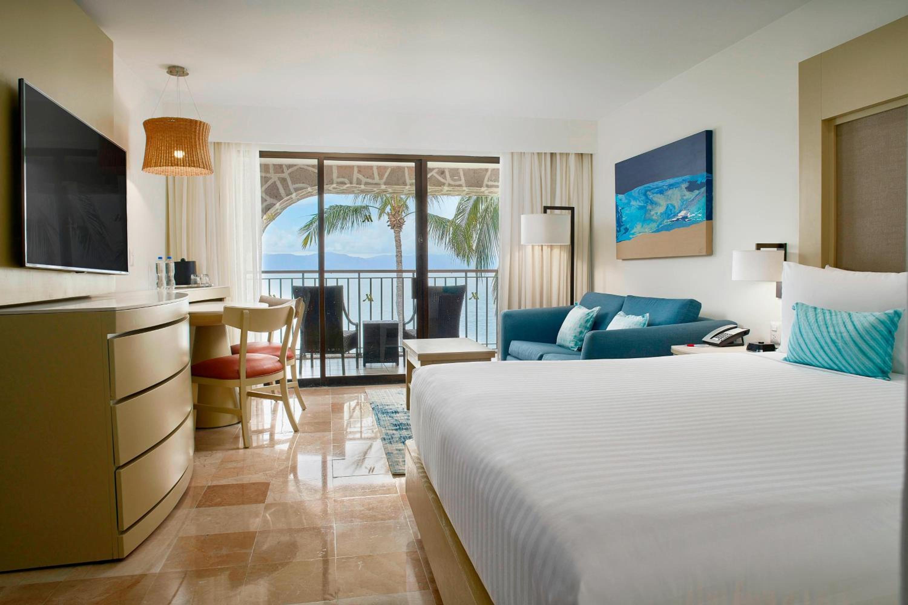 Ocean Front View, Guest room, 1 King - Photo 1