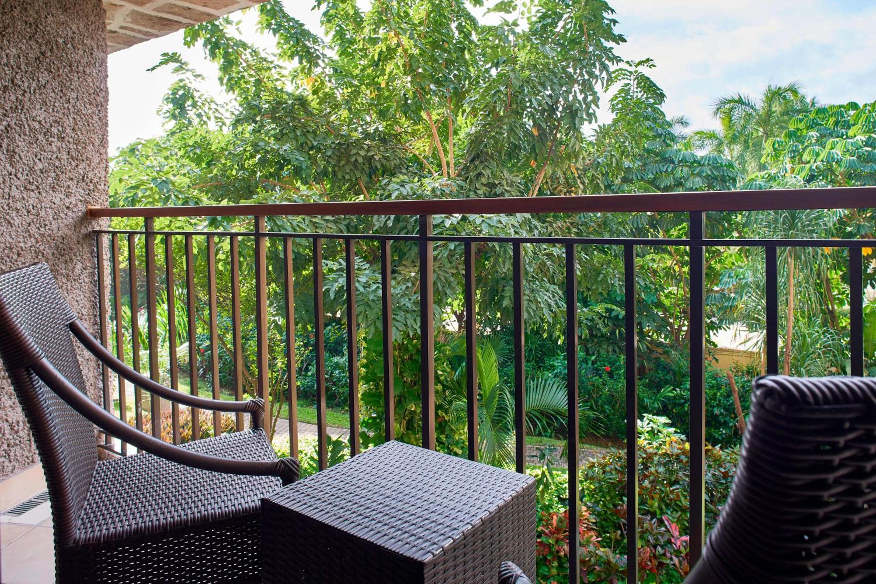 Garden View, Guest room, 1 king - Photo 6