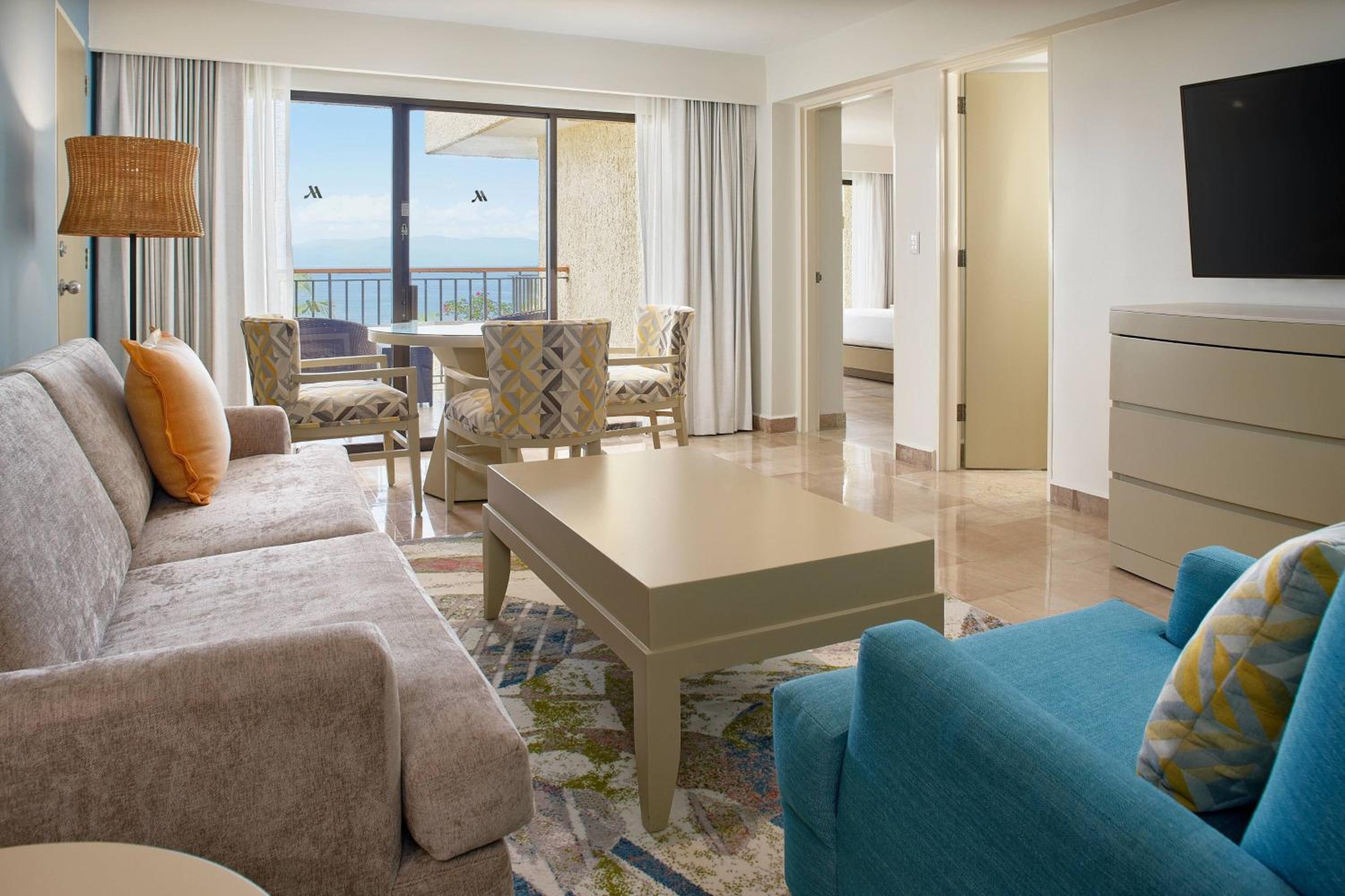 1 Bedroom Junior Suite, 1 King, Ocean view - Photo 7