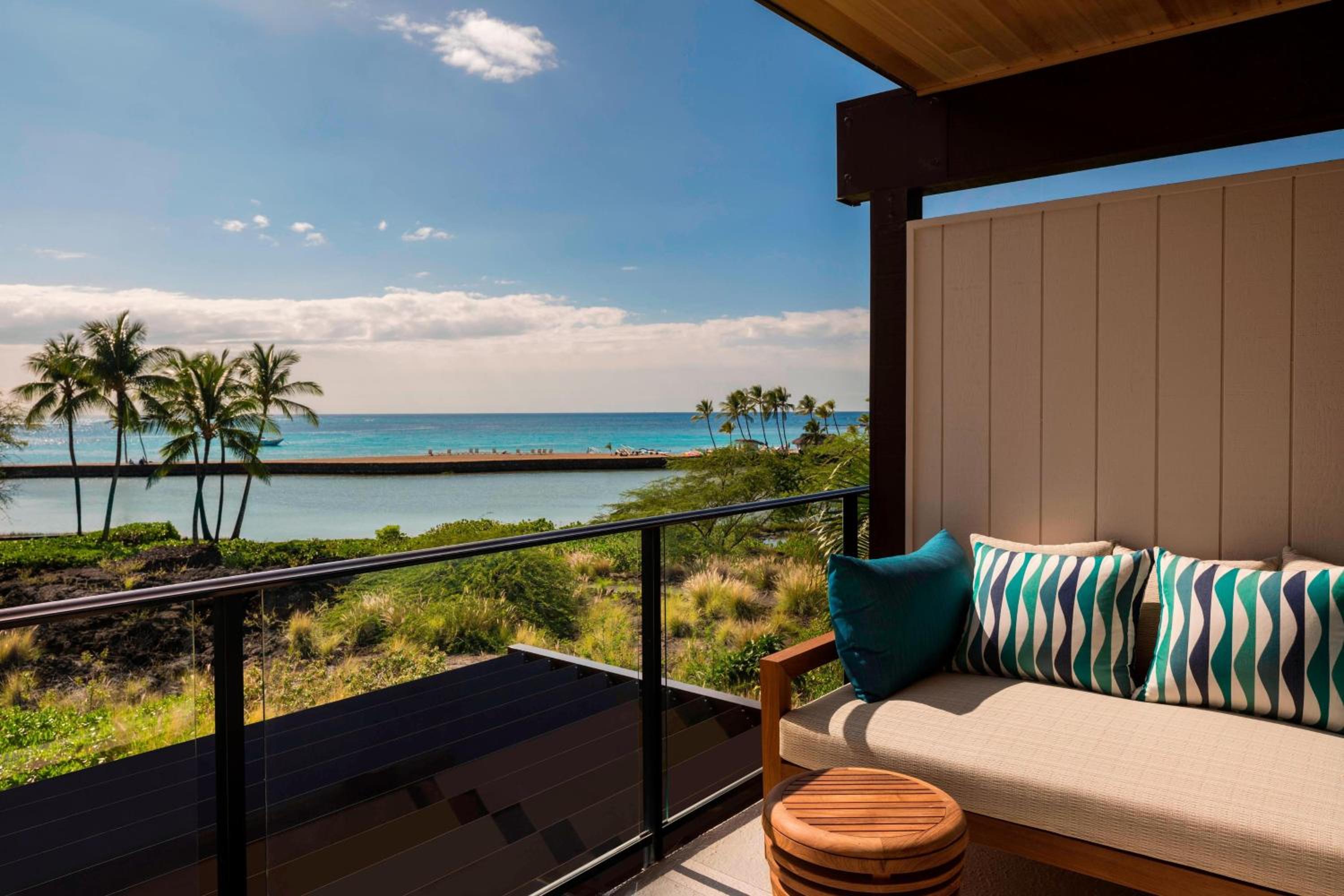 Na Hale Oceanfront Double, Larger Guest room, 2 Double - Photo 2