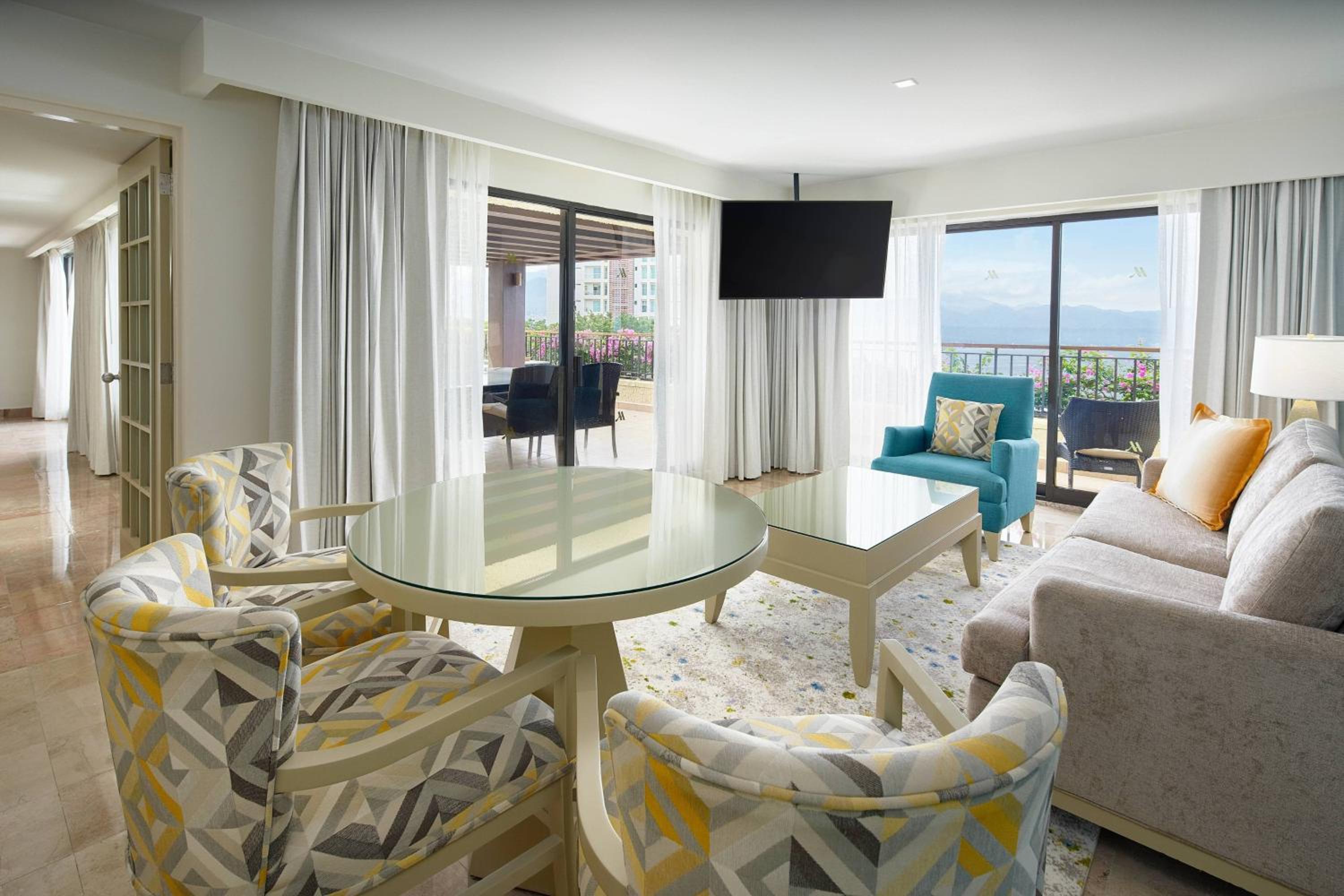 Luxury Suite, 1 Bedroom Larger Suite, 1 King, Panoramic view