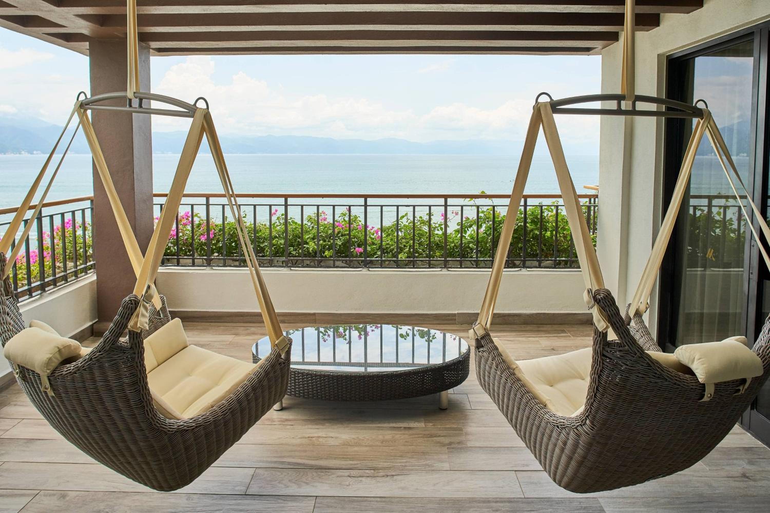 1 Bedroom Presidential Suite, 1 King, Oceanfront, Terrace, photo 6
