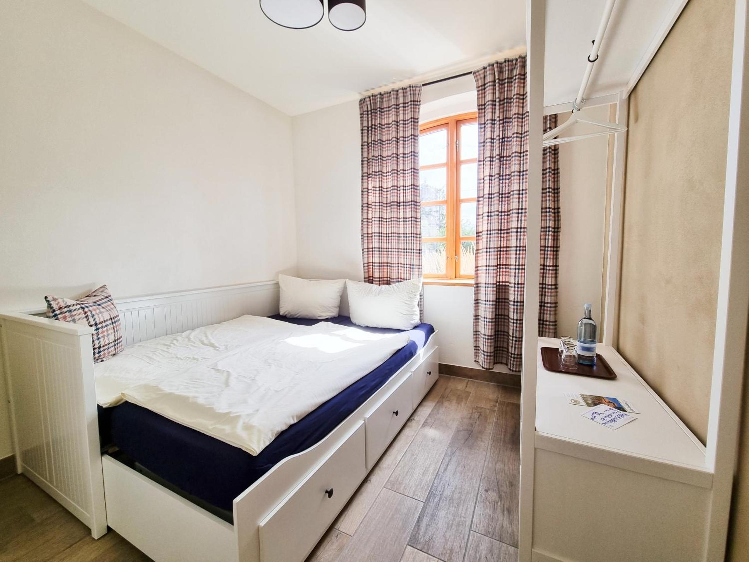 Standard Single Room - Photo 5