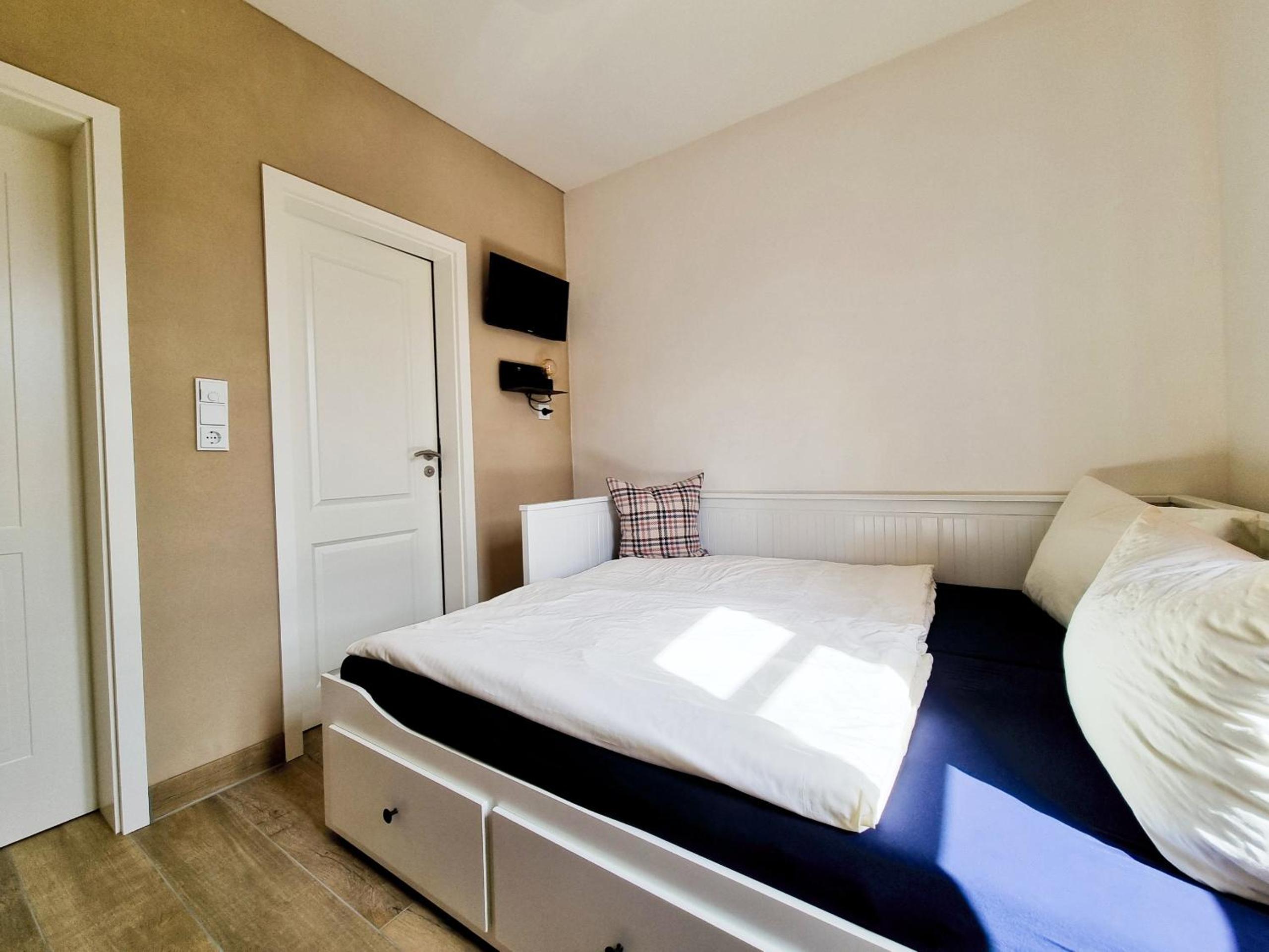Standard Single Room - Photo 4