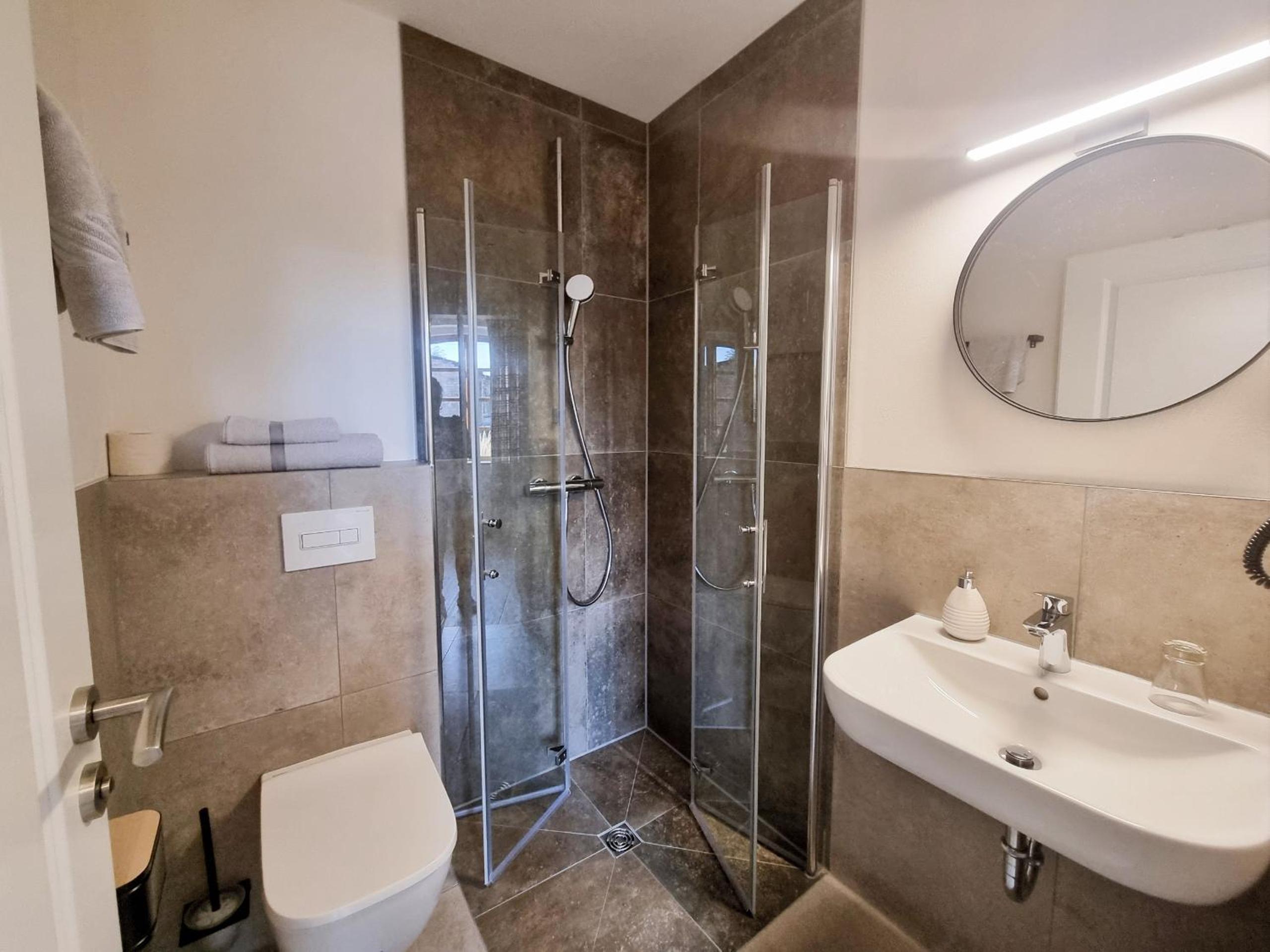 Standard Single Room - Photo 6