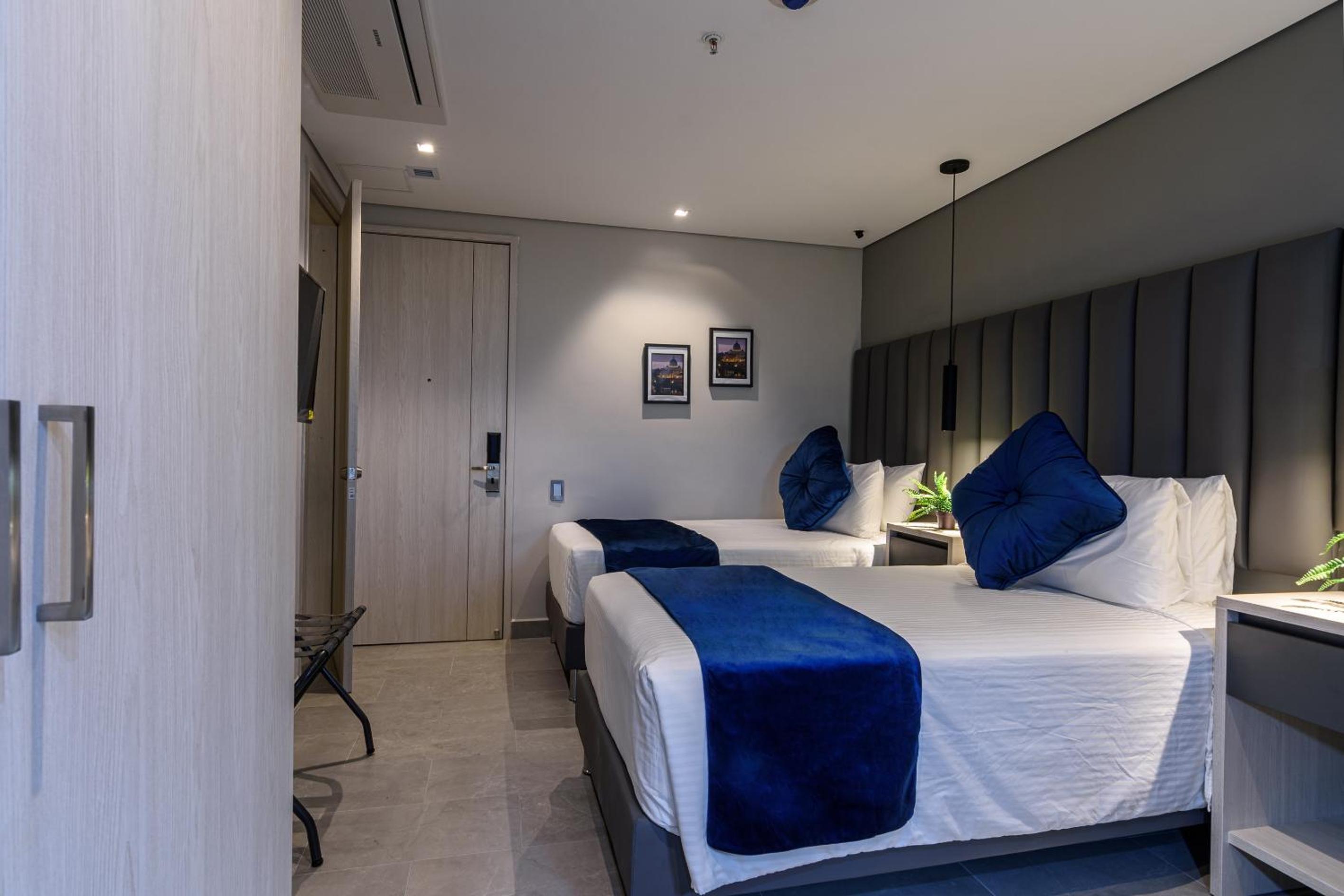 Twin Room - Photo 4