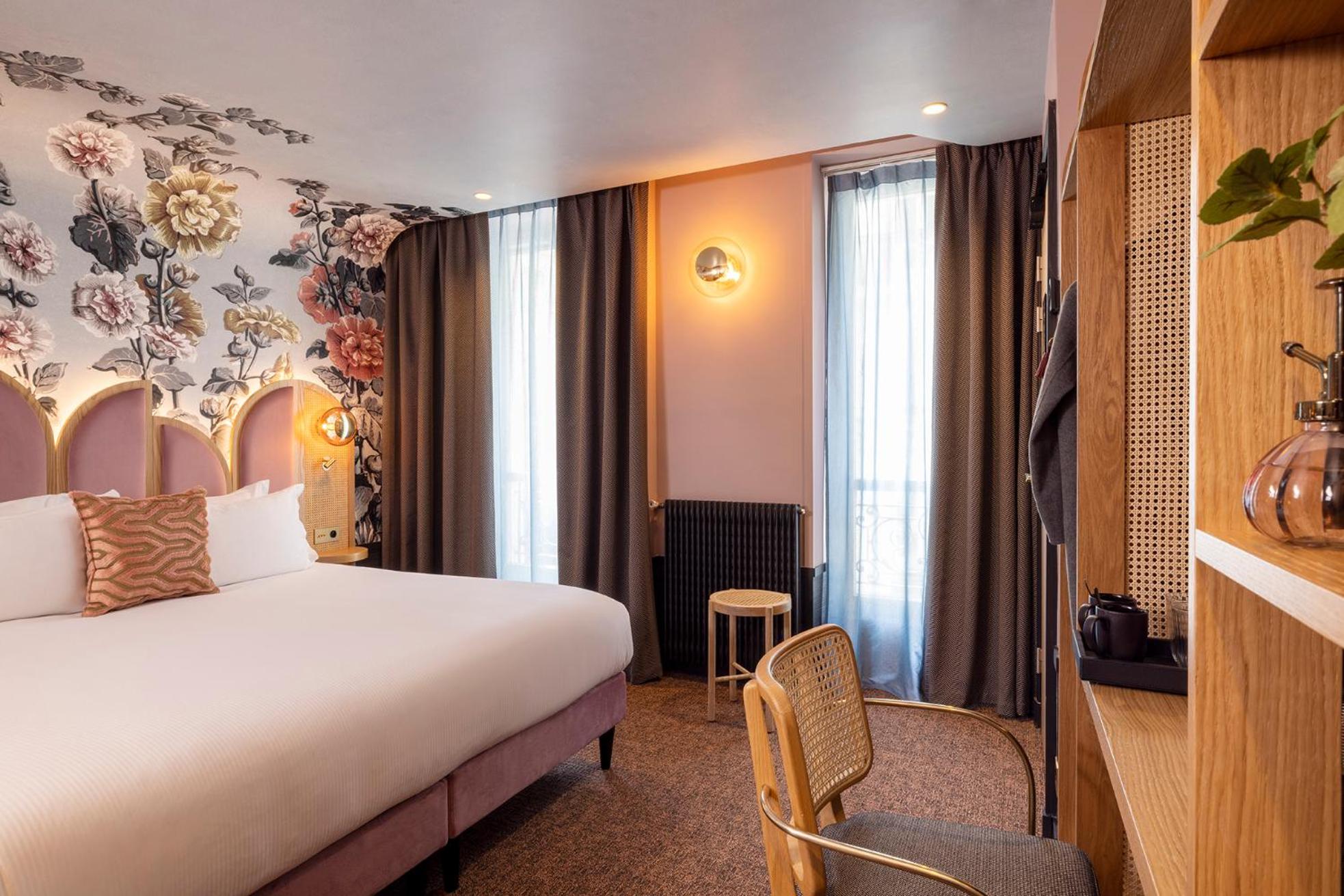Deluxe King Room photo 1