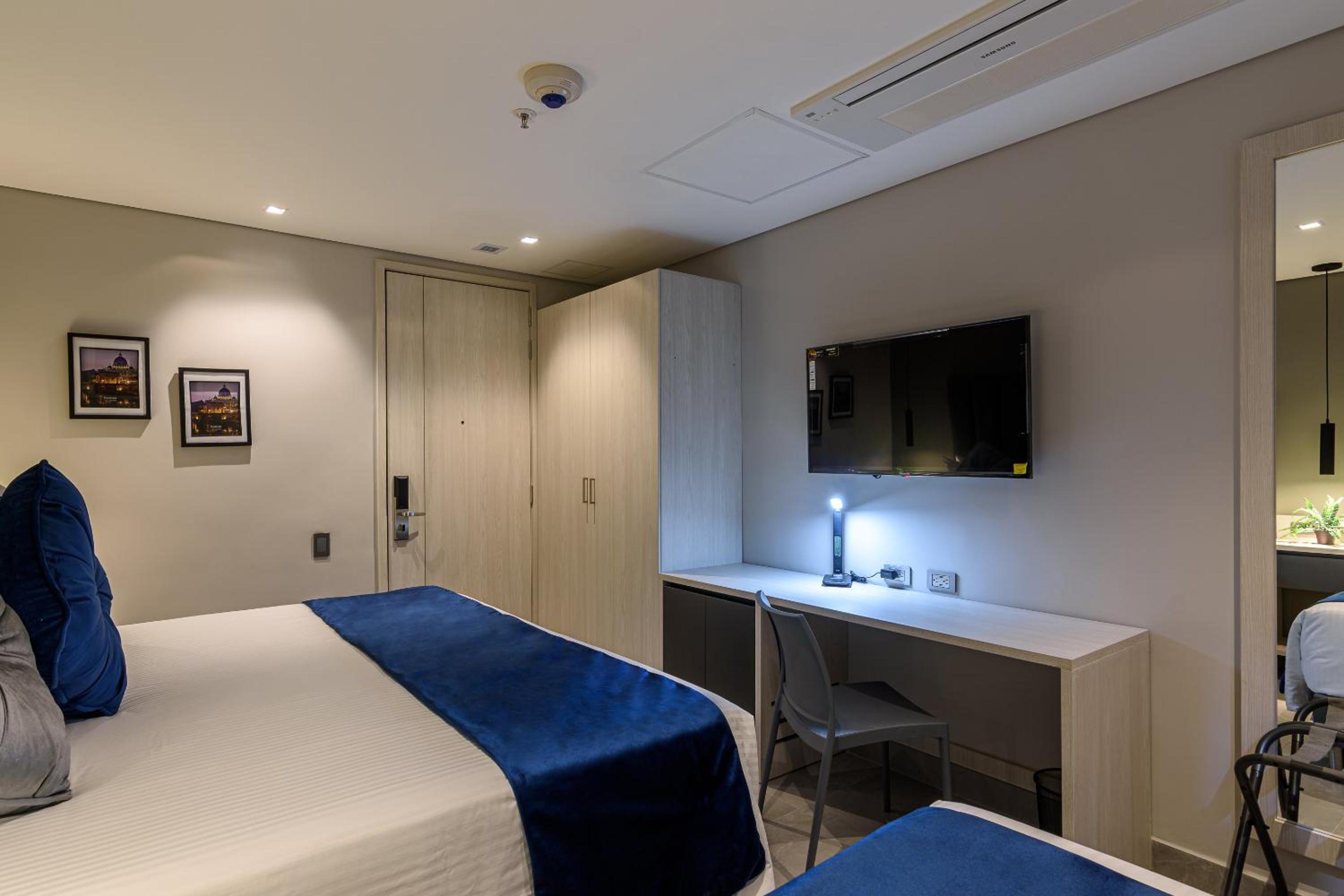Twin Room - Photo 6