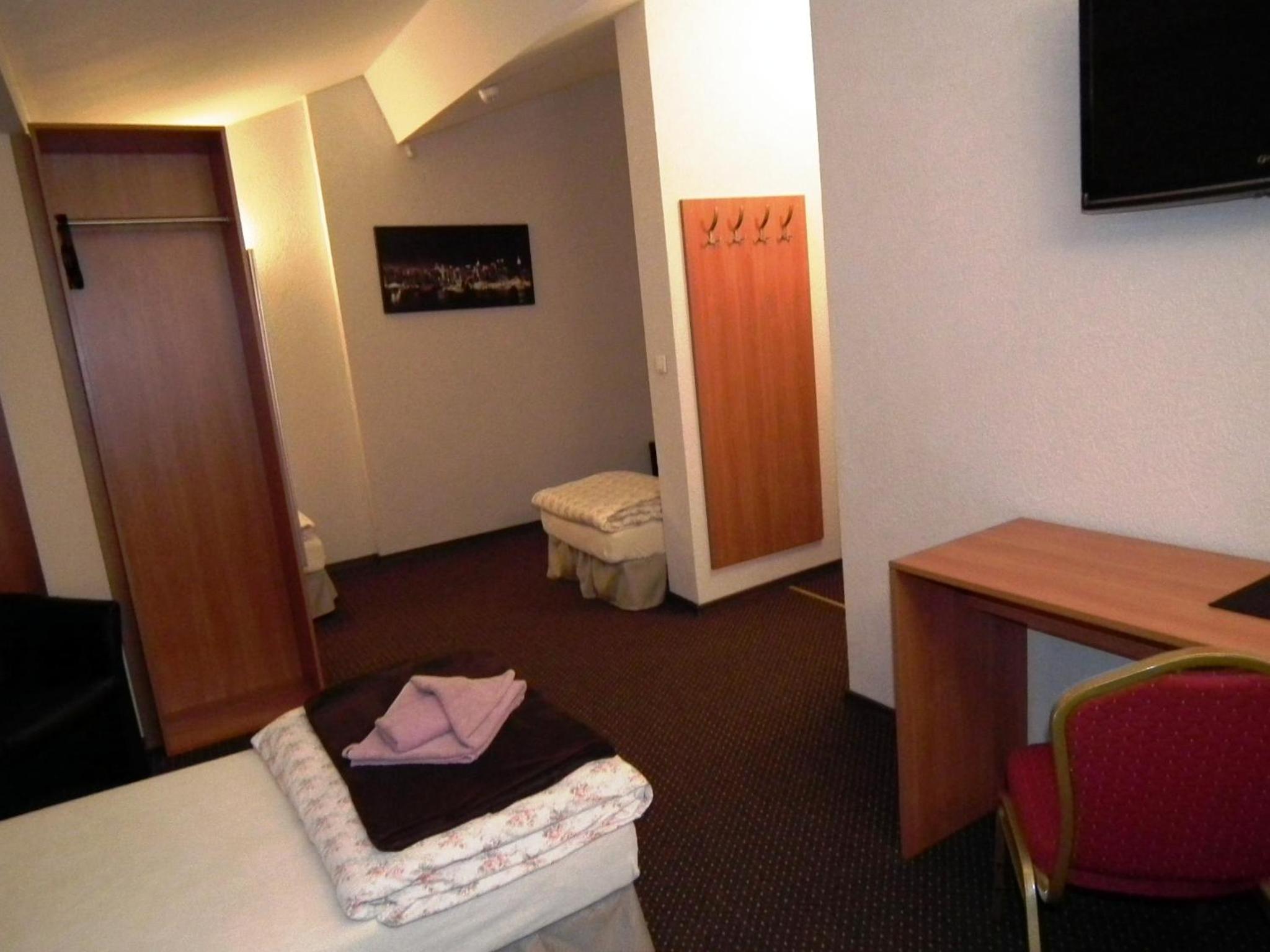 Triple Room - Photo 9