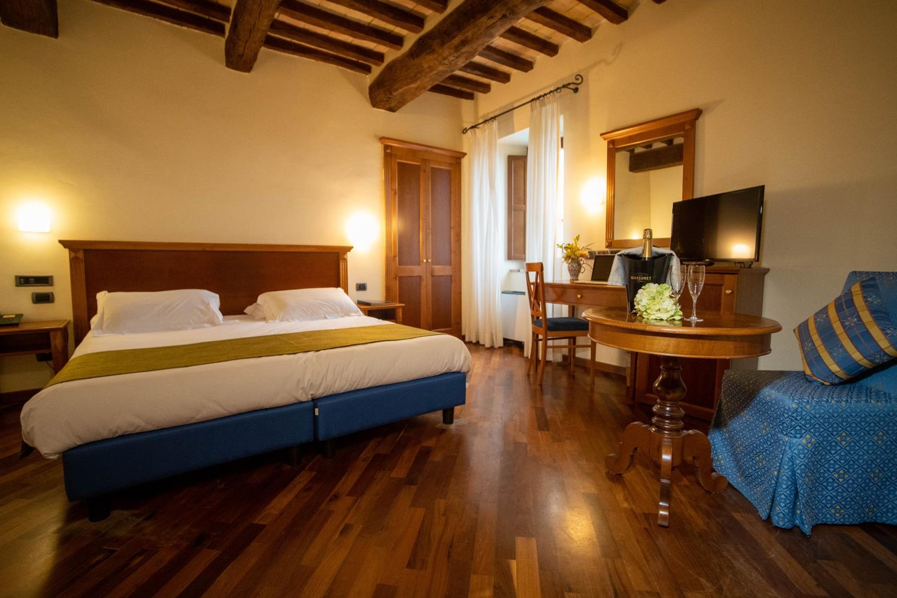 Deluxe Double Room - Photo 1