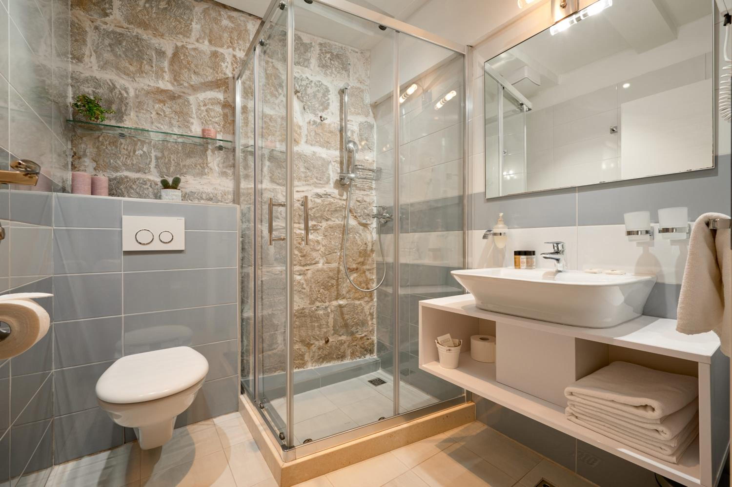 Superior Double or Twin Room photo 2