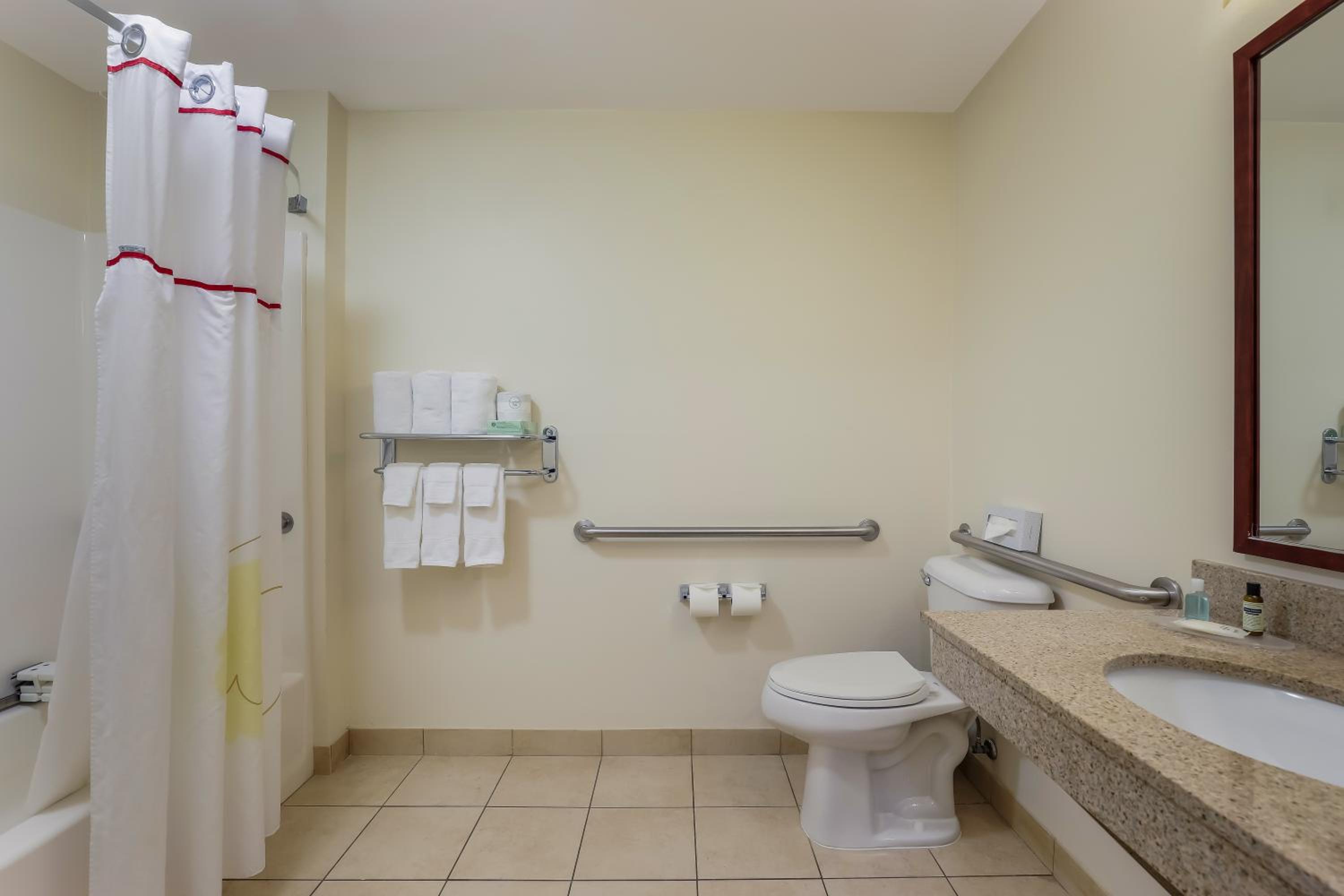 Efficiency One Room Suite with Tub - Disability Access/Non Smoking/Interior Hall - Photo 4