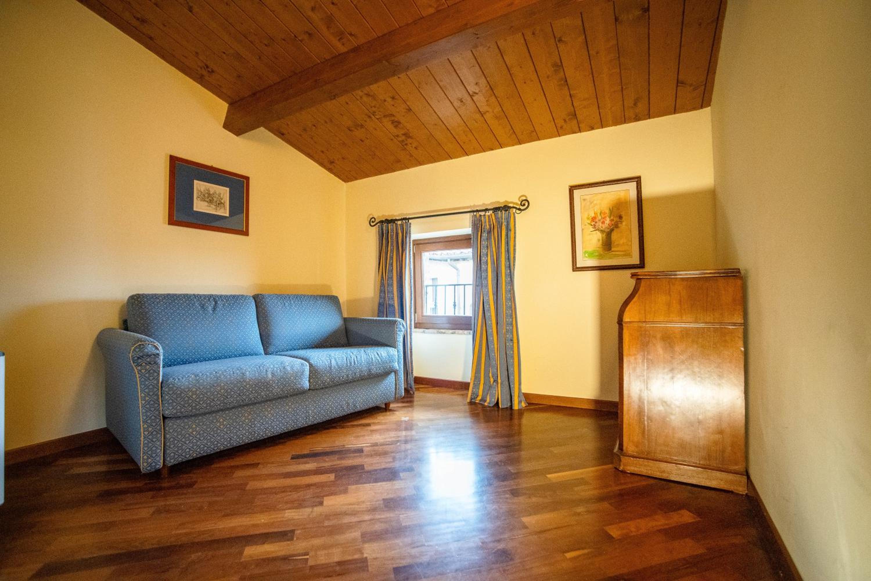 Suite (2 Adults) - Photo 6