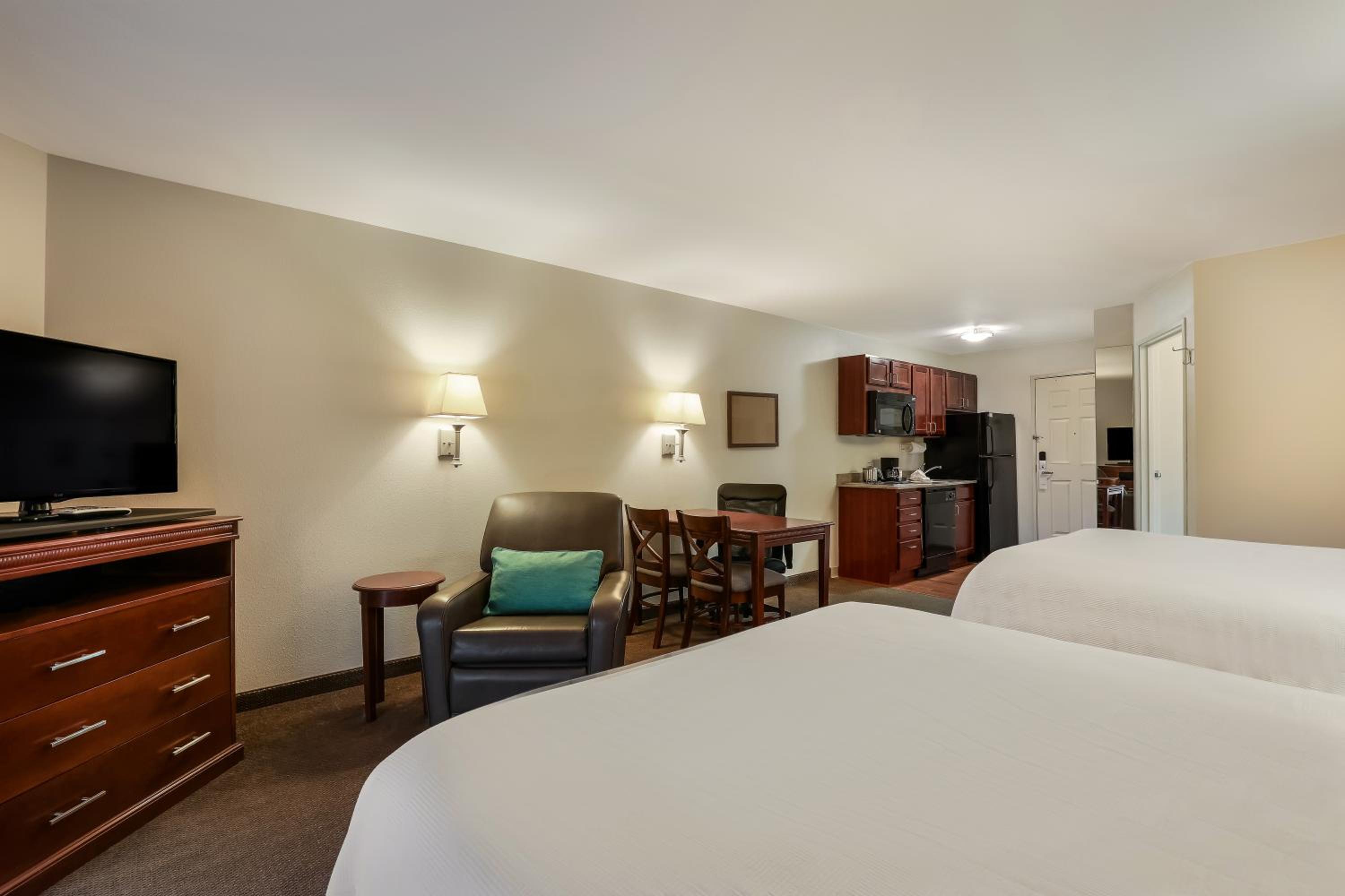 Efficiency Suite, 2 Queen Beds - Non Smoking - Photo 2