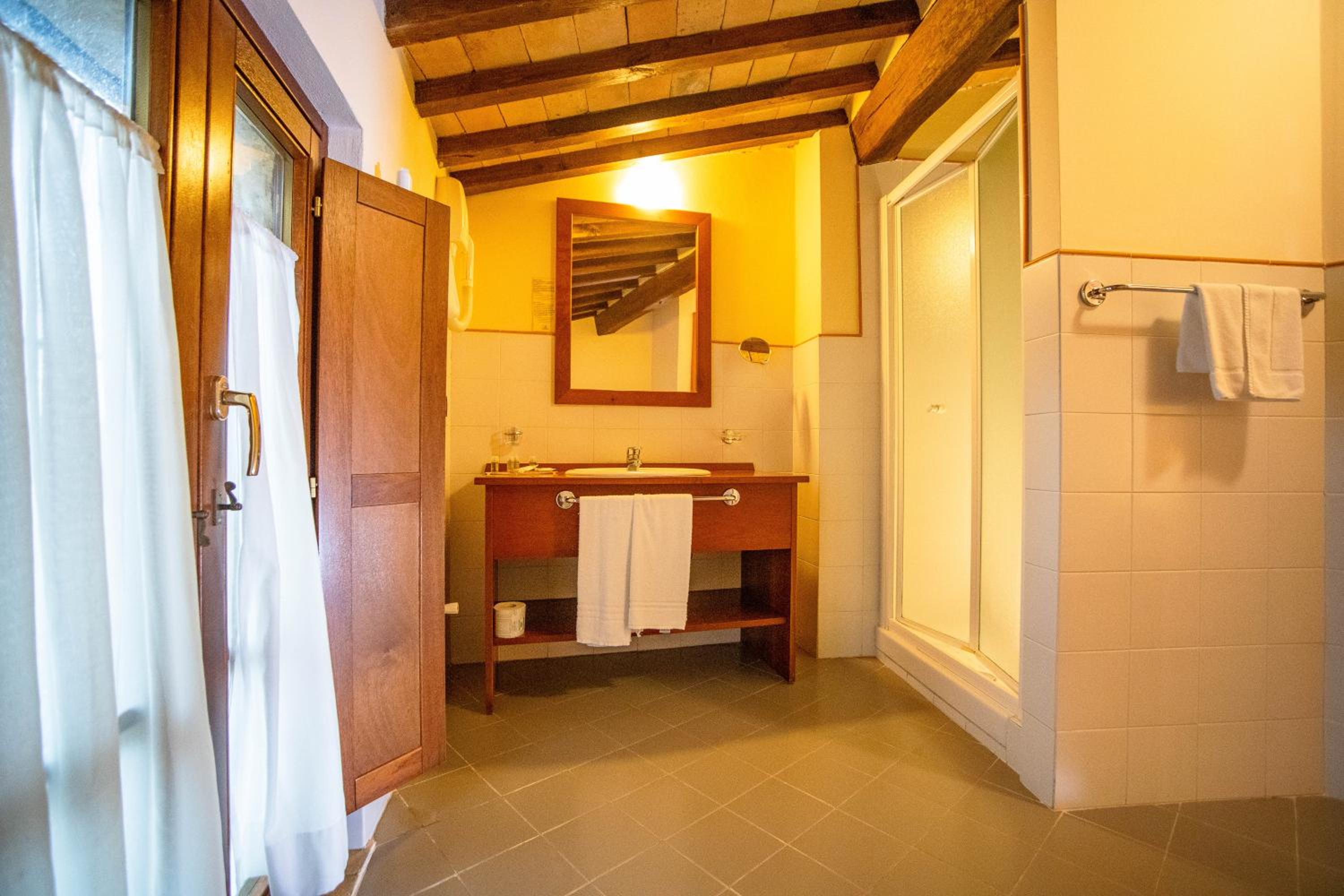 Deluxe Double Room - Photo 7