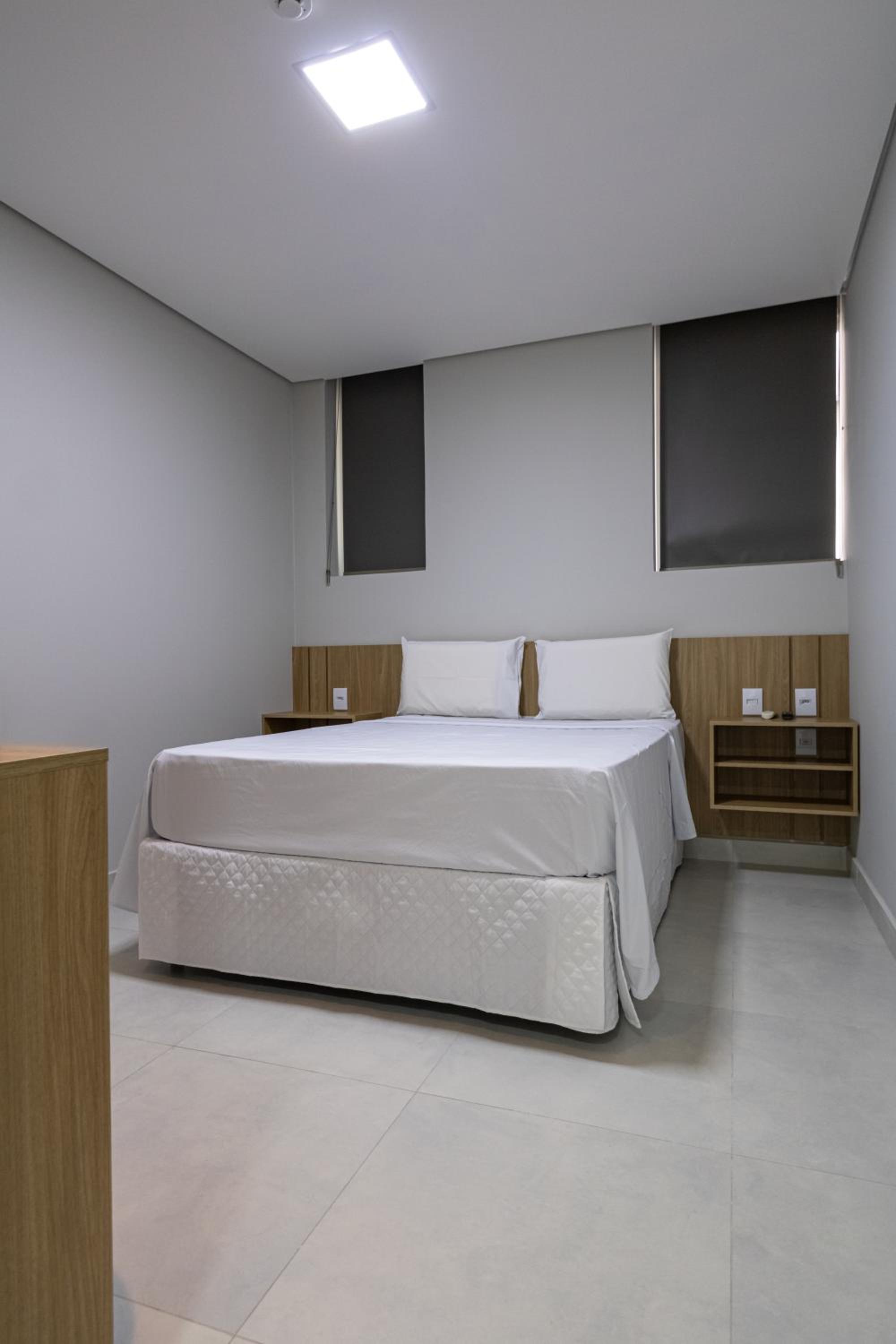 Large Double Room - Photo 6