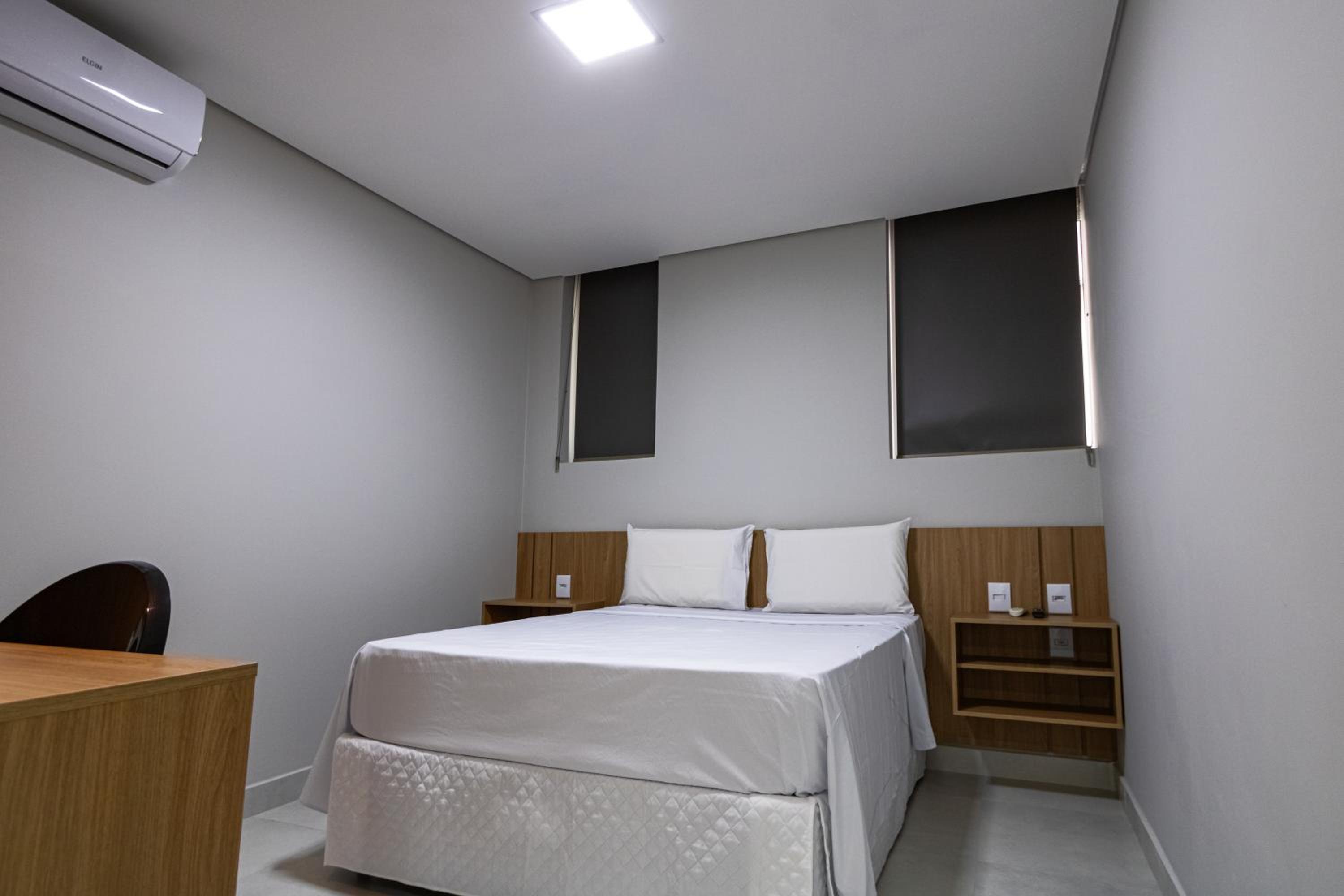 Large Double Room - Photo 1
