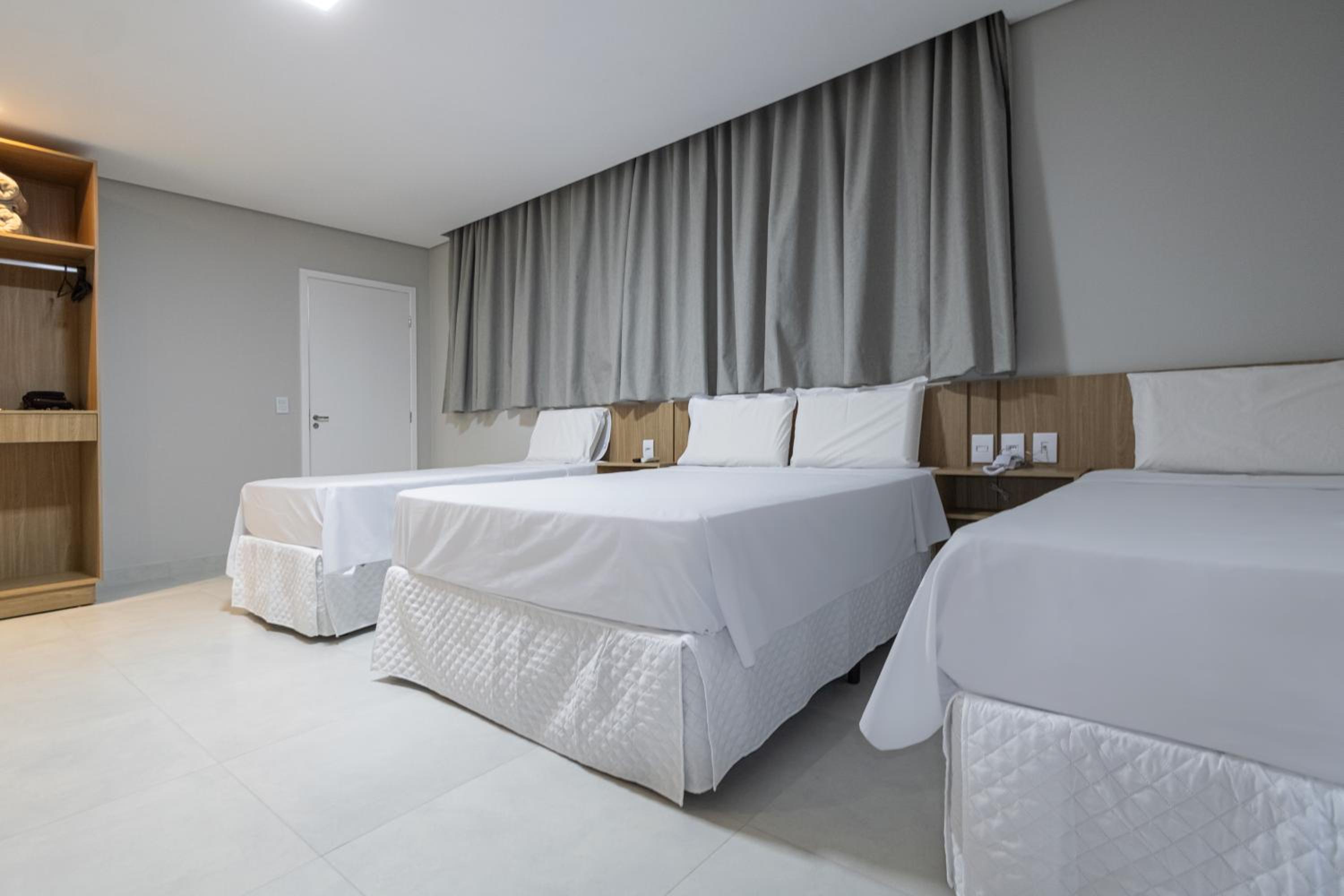 Classic Quadruple Room - Photo 4