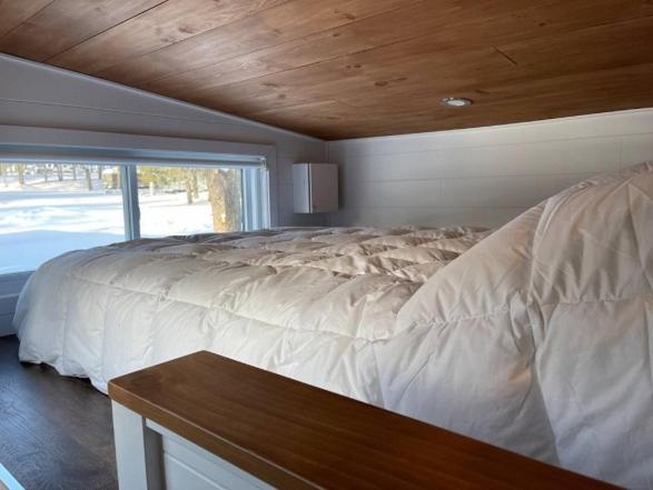Mobile Home - Photo 5