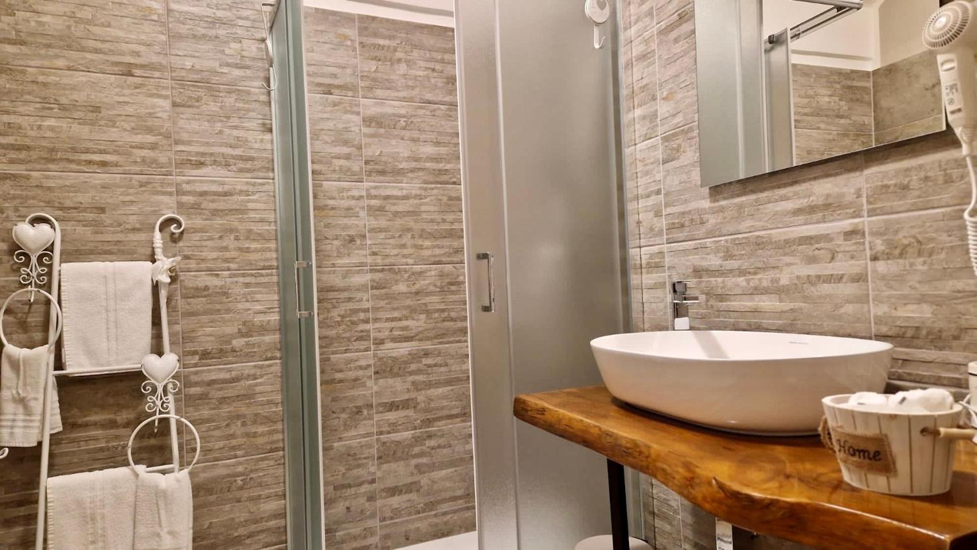 Family Room with Private Bathroom - Photo 12