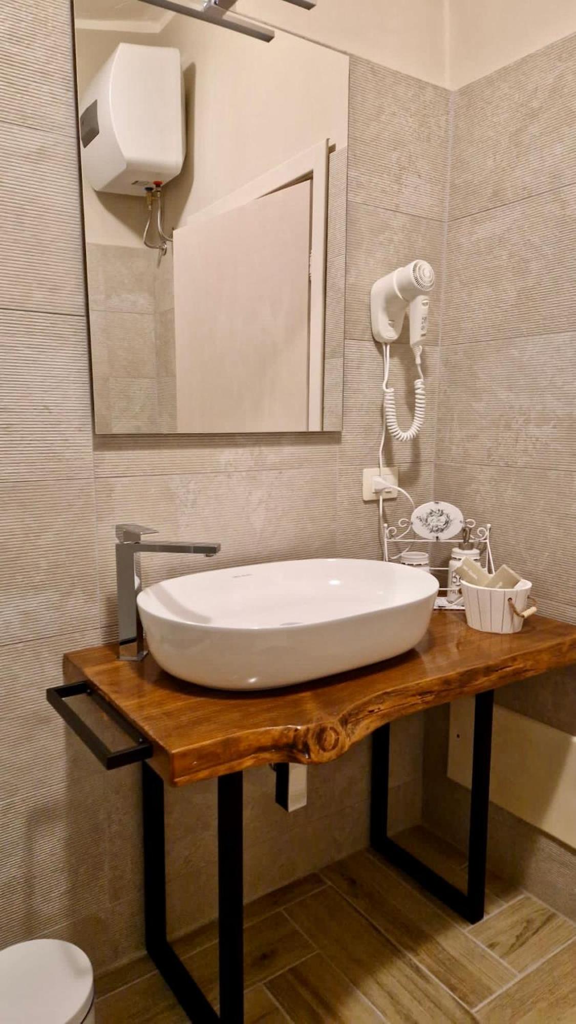 Family Room with Private Bathroom - Photo 15