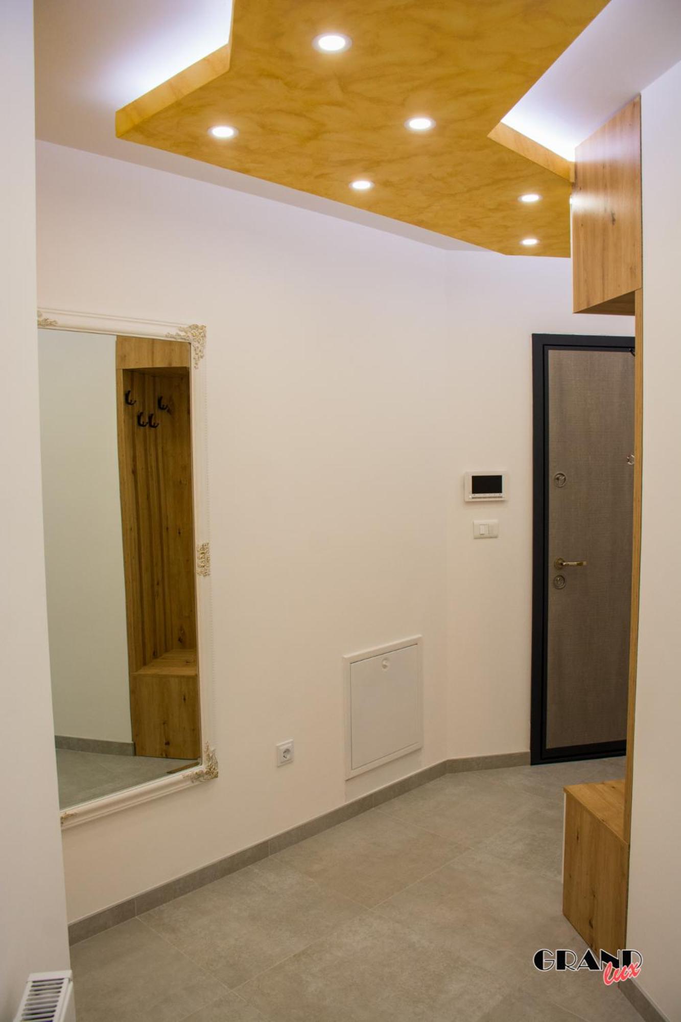 One-Bedroom Apartment photo 3