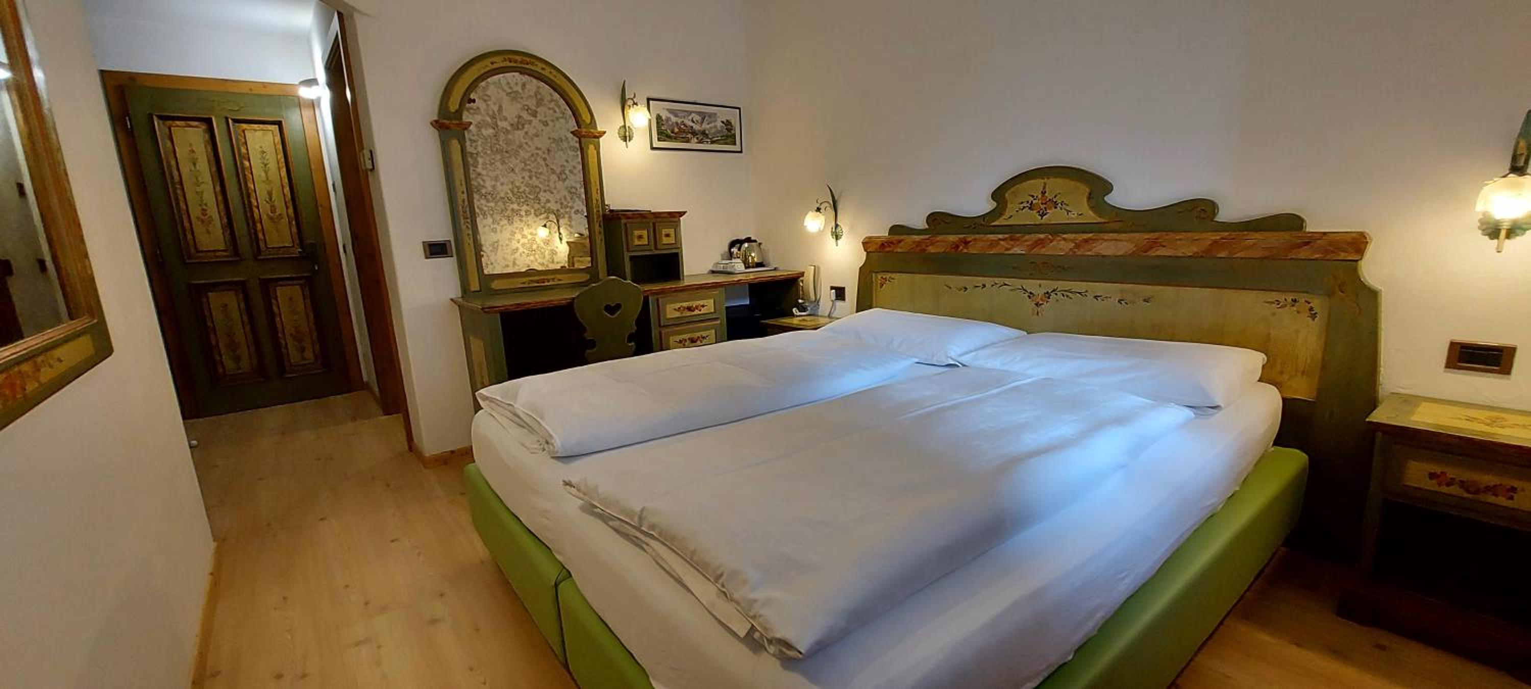 Double or Twin Room with View - Photo 1