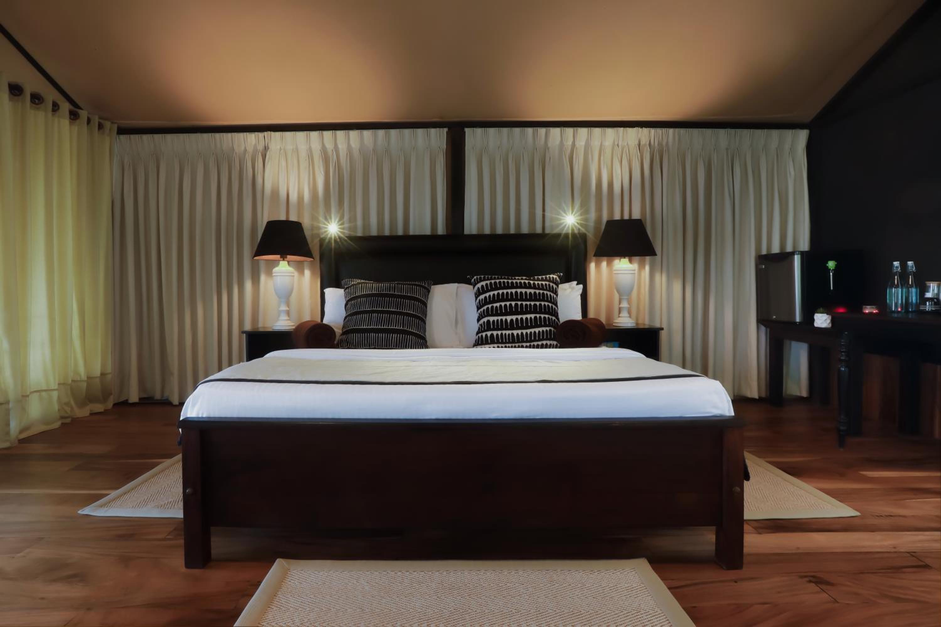 Suite with Lake View photo 3