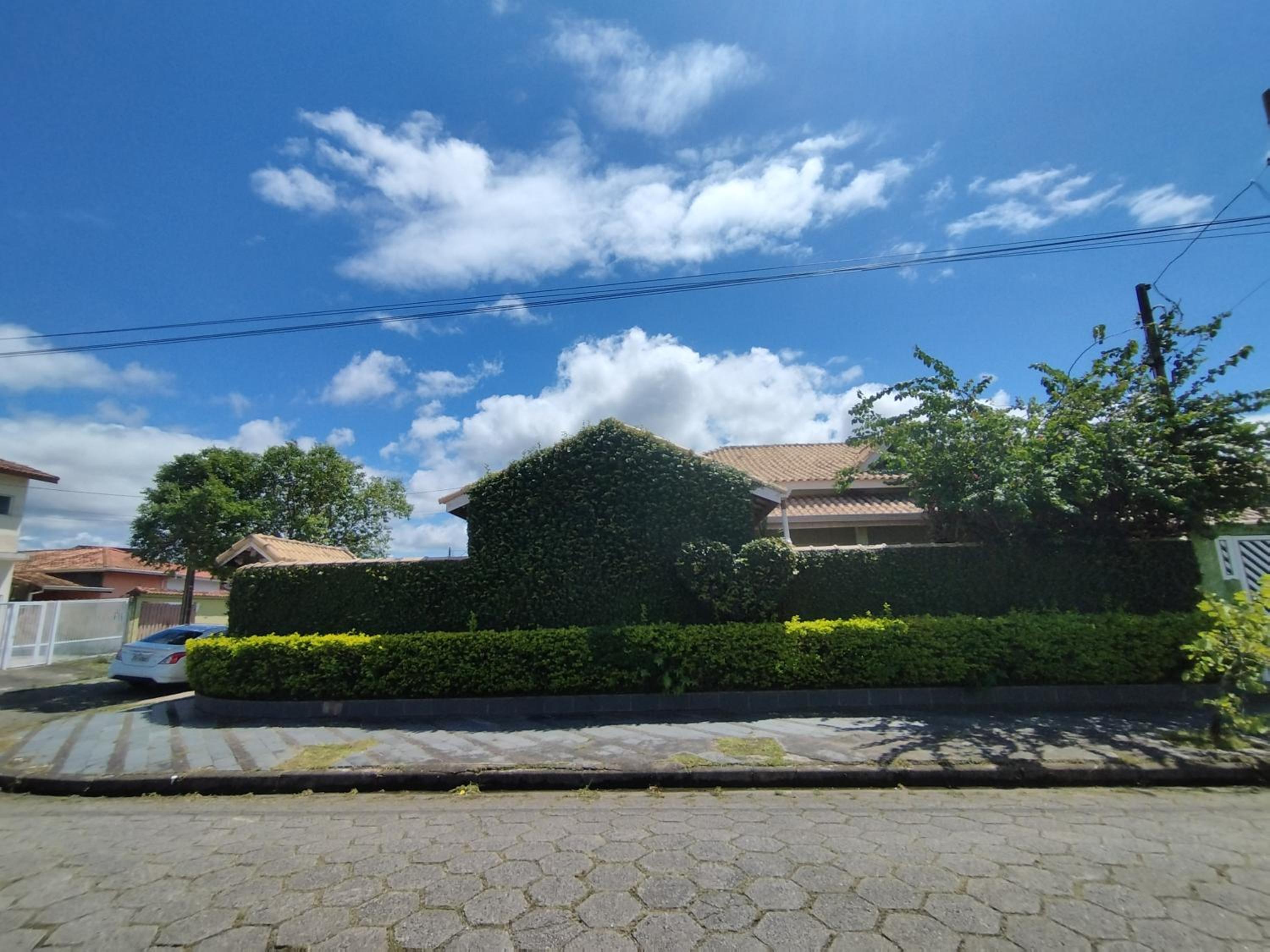 Three-Bedroom House photo 2
