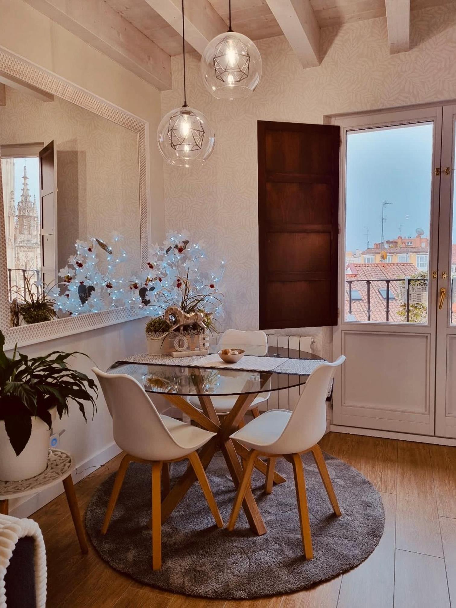 Apartment with Balcony - Photo 80